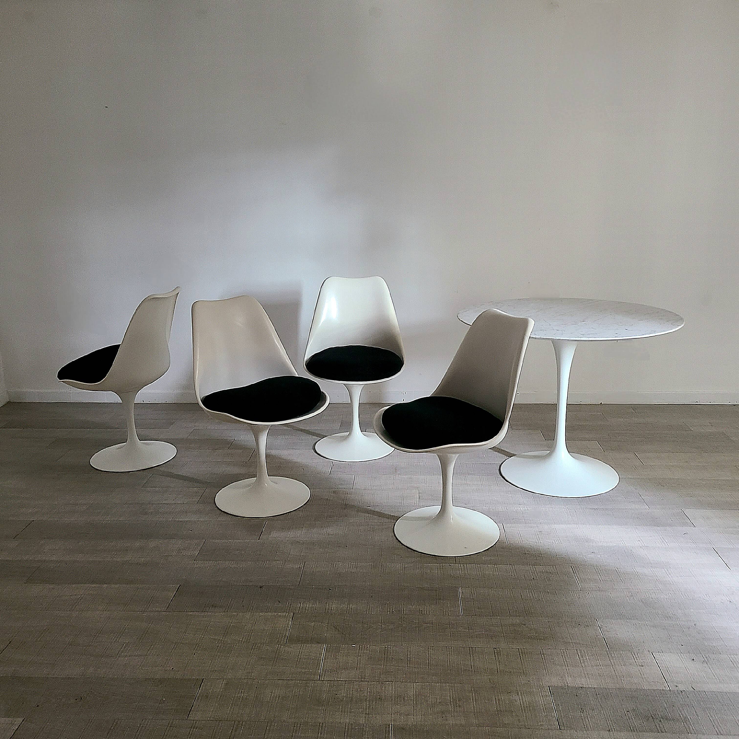 Knollinternational tulip chairs design Eero Saarinen vintage 1970