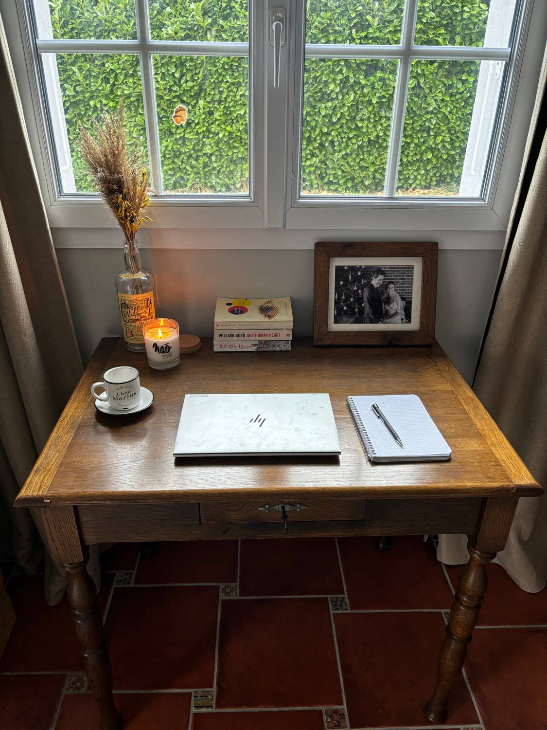 Table console / petit bureau élégant