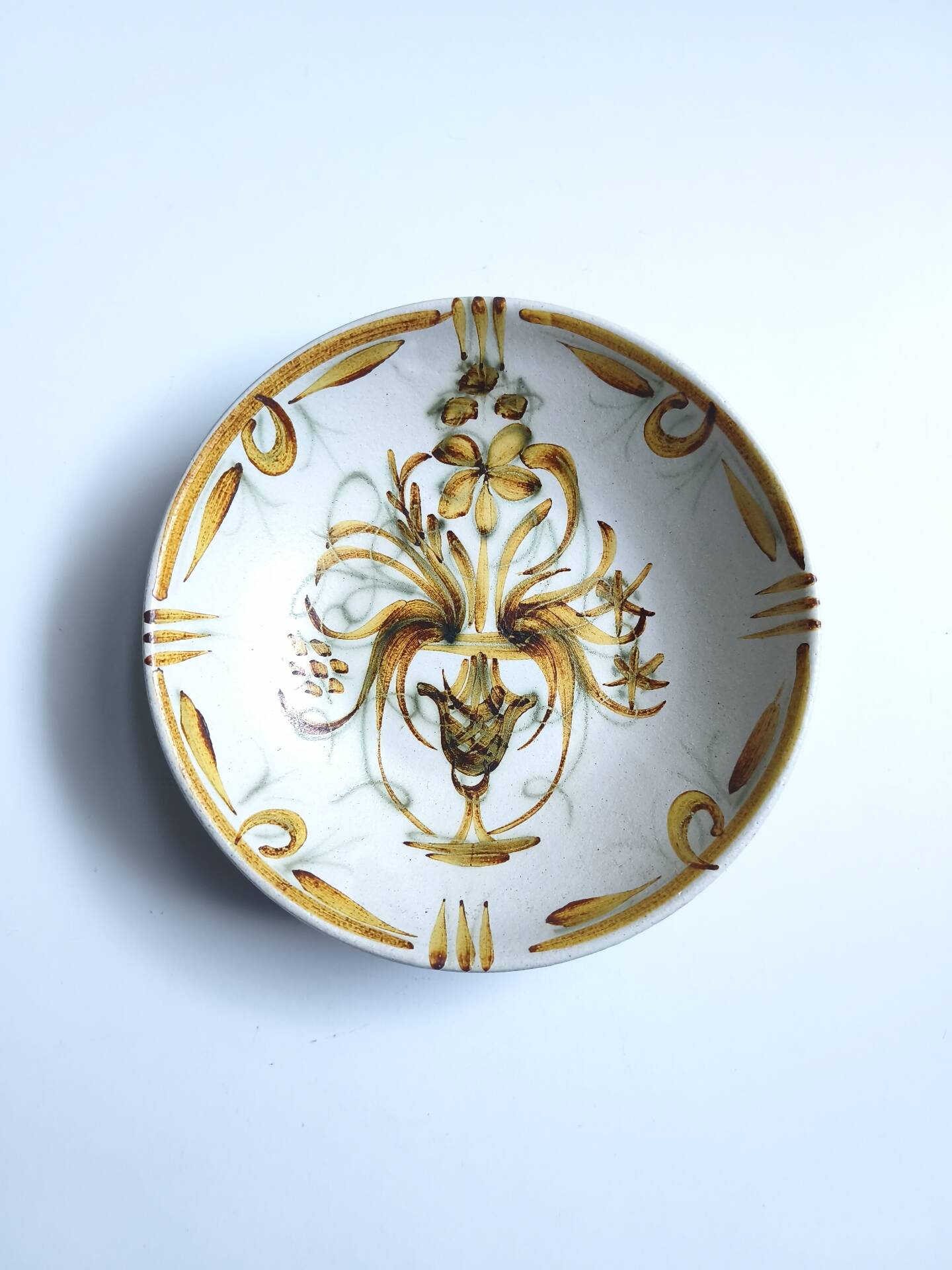 Vintage hollow plate Keraluc Quimper France G6 floral decoration bo