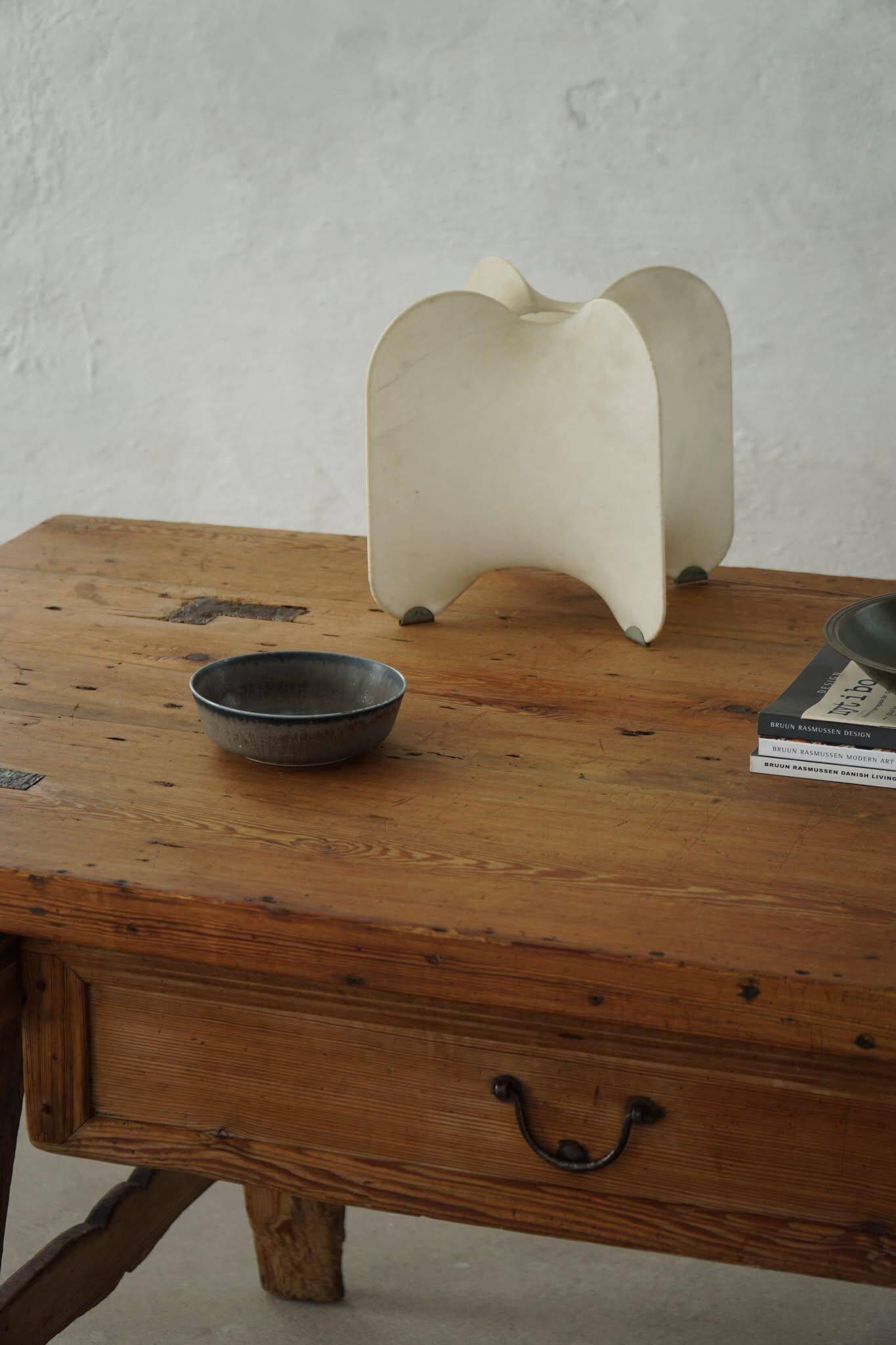Dining table / desk in primitive French pine from the 18th century with a drawer.