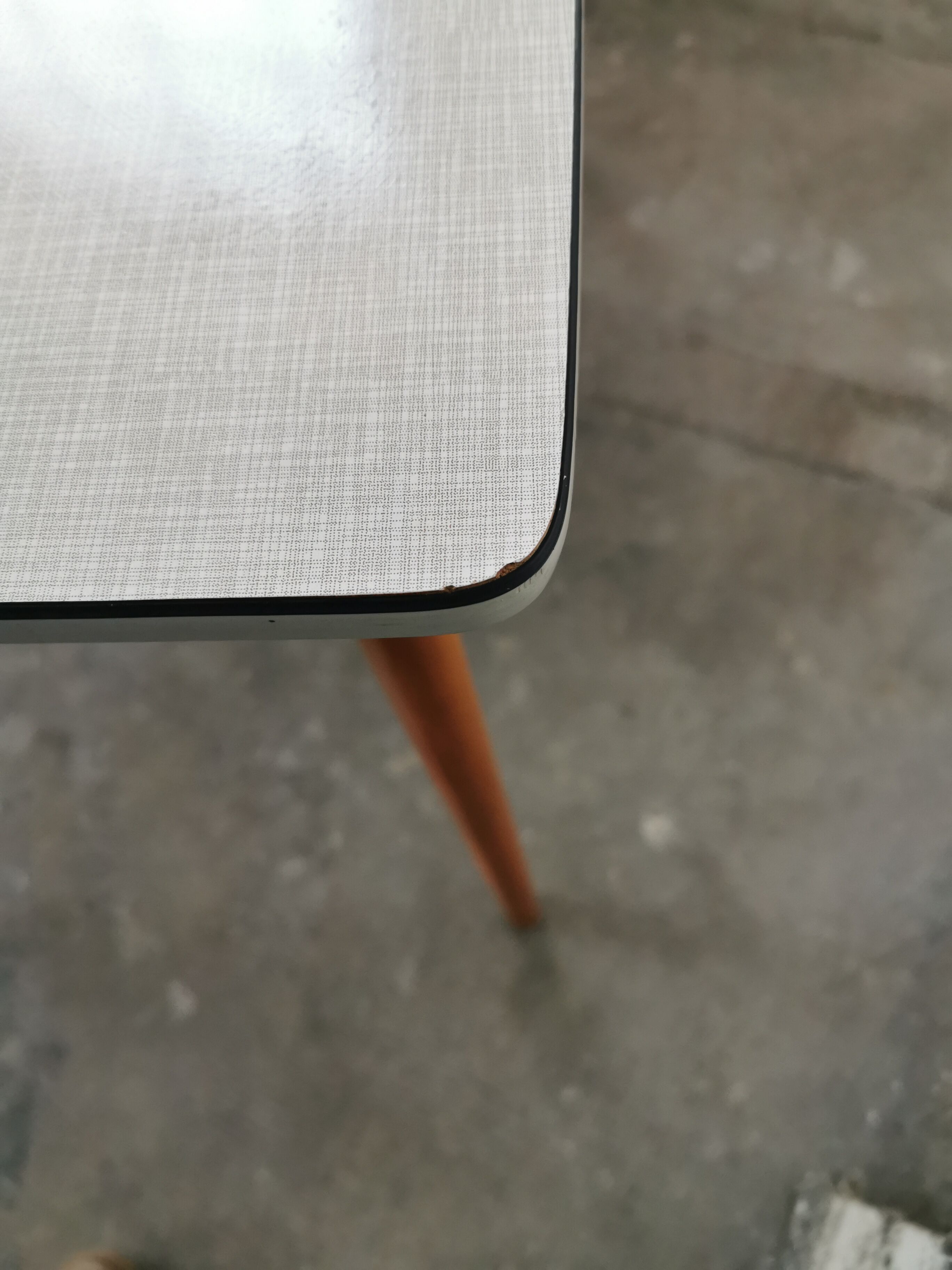 Vintage table in formica and wood, compass leg
