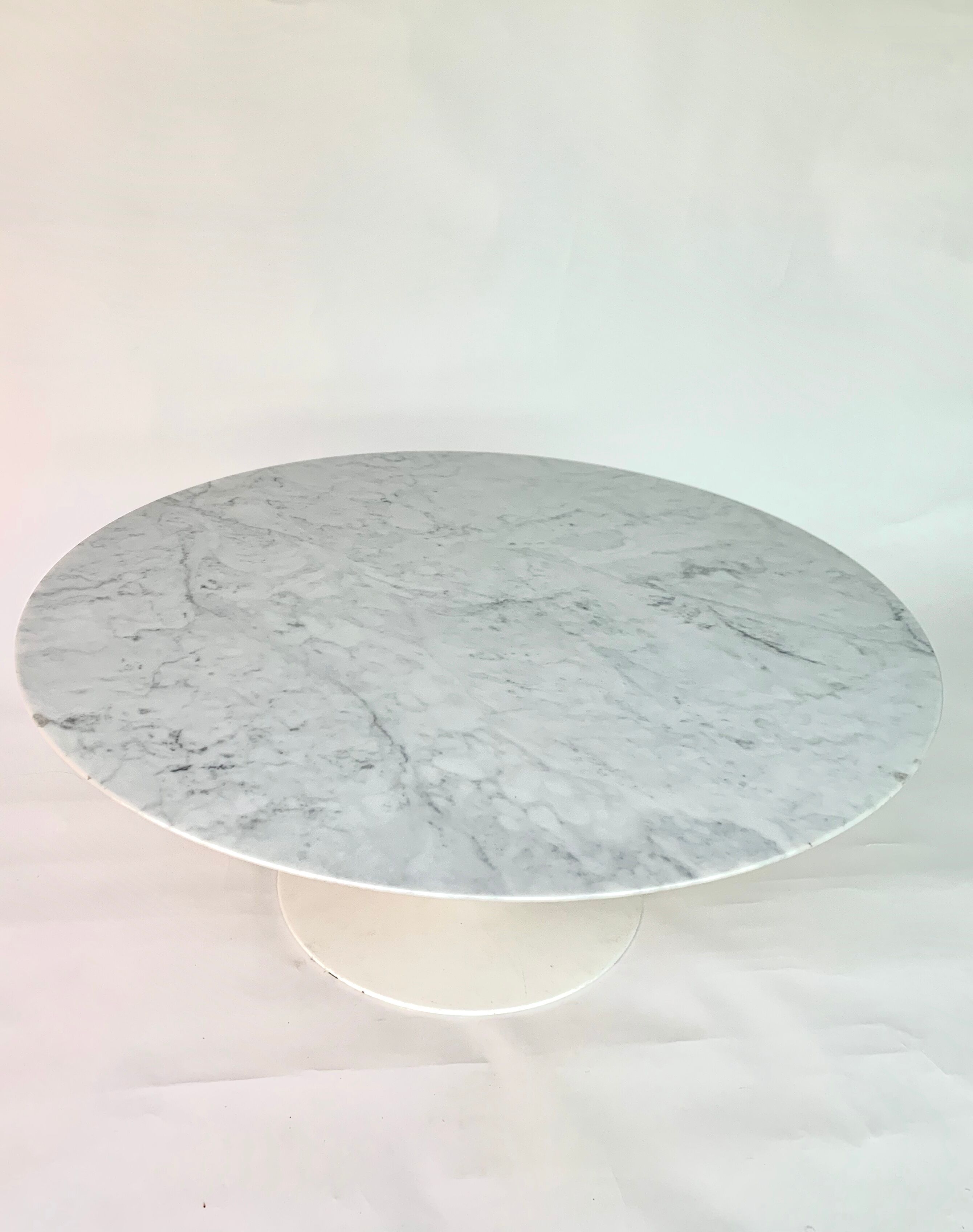 Coffee table by Eero Saarinen for Knoll