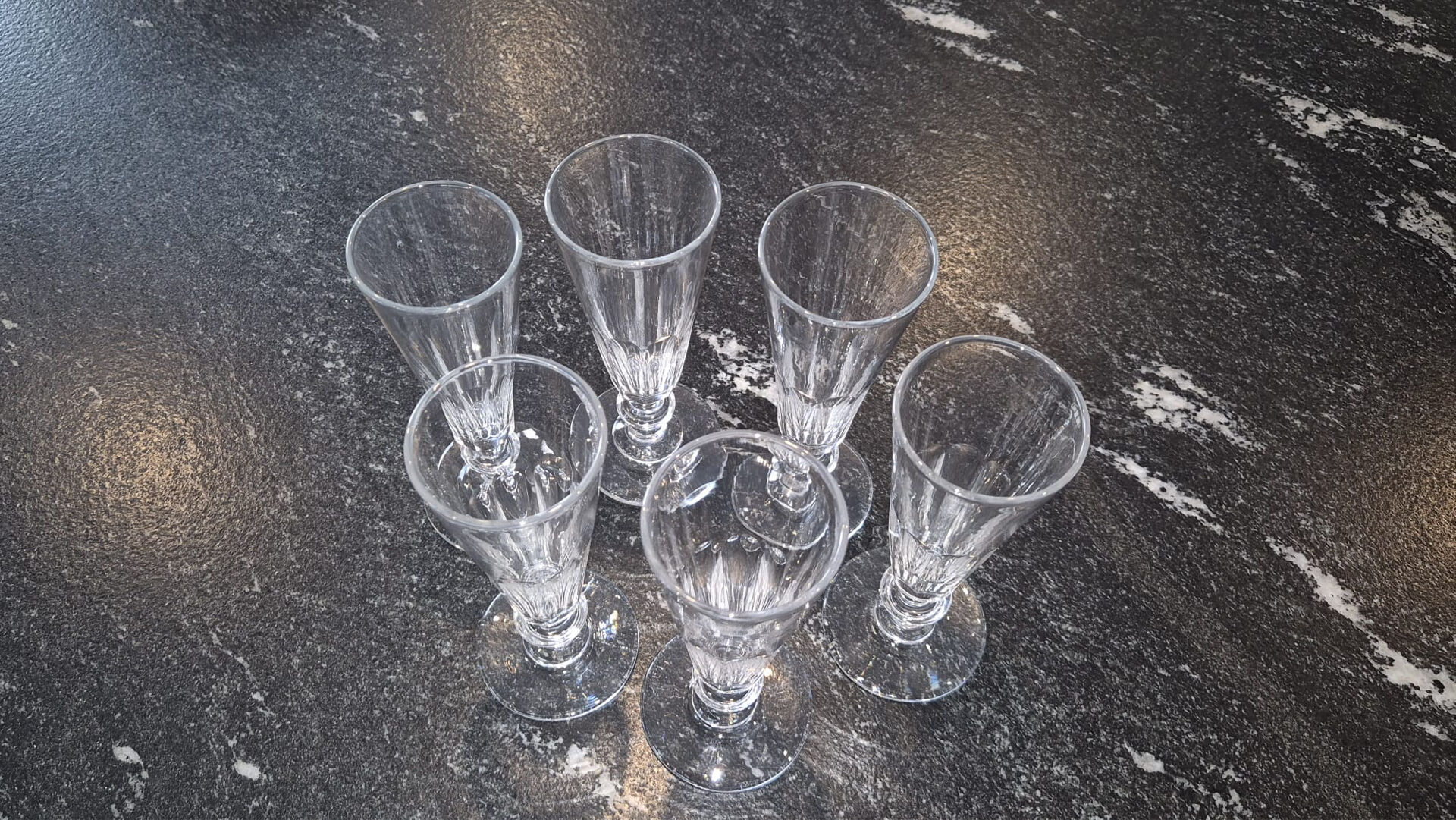 Ensemble de 6 flûtes à champagne en cristal
