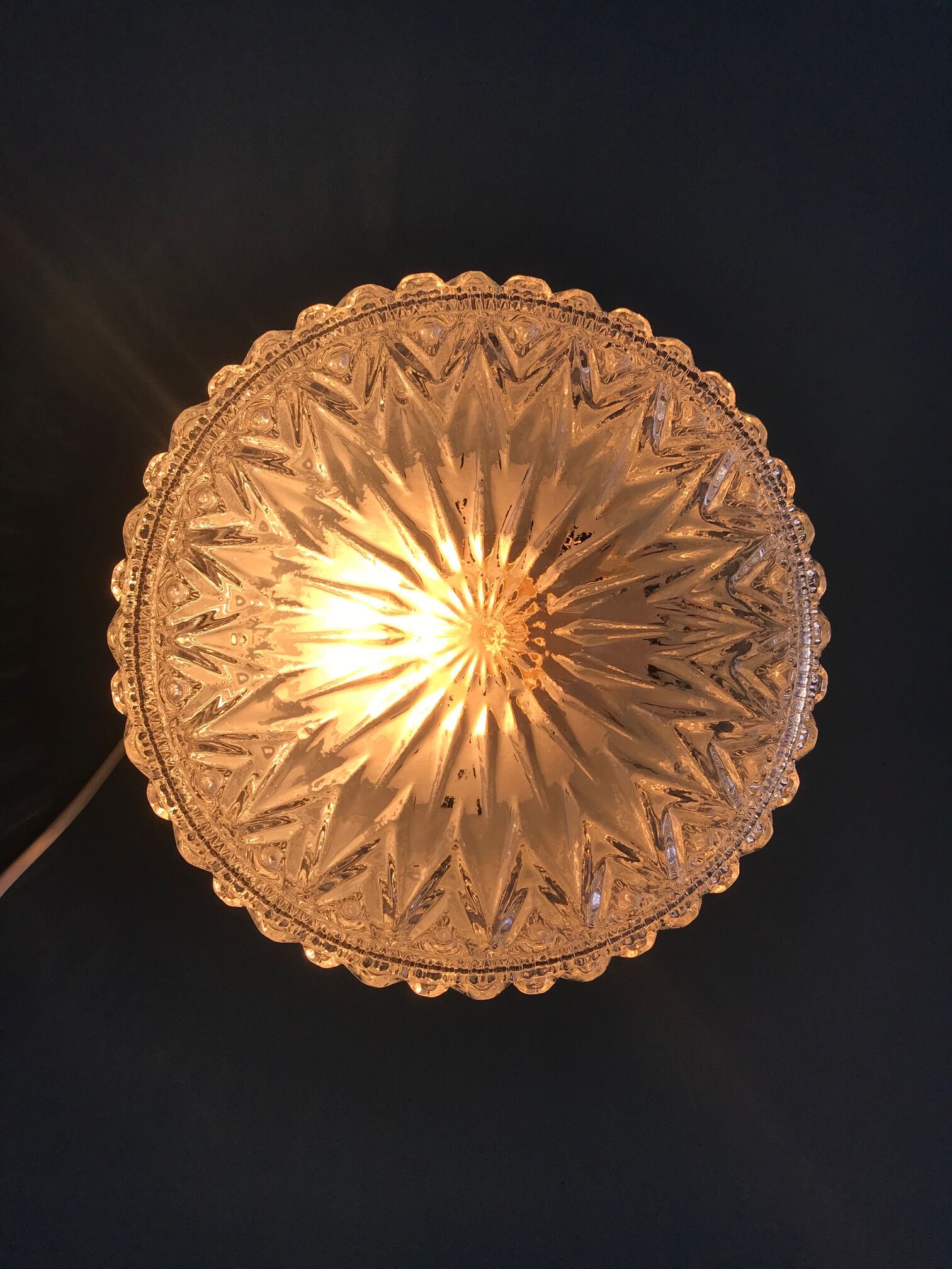 Round ceiling lamp made of molded glass