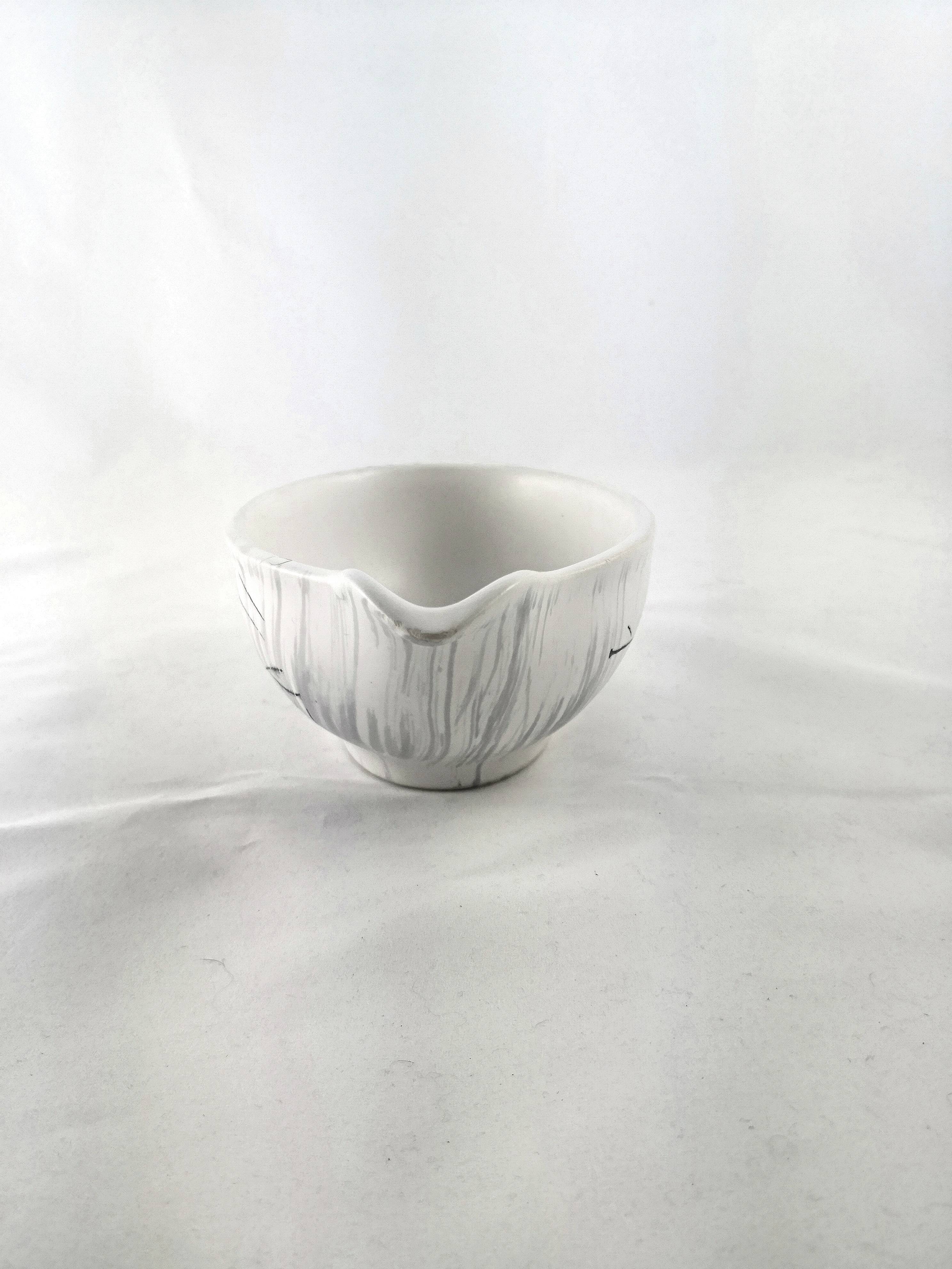 Niderviller gray sauceboat, kitten model