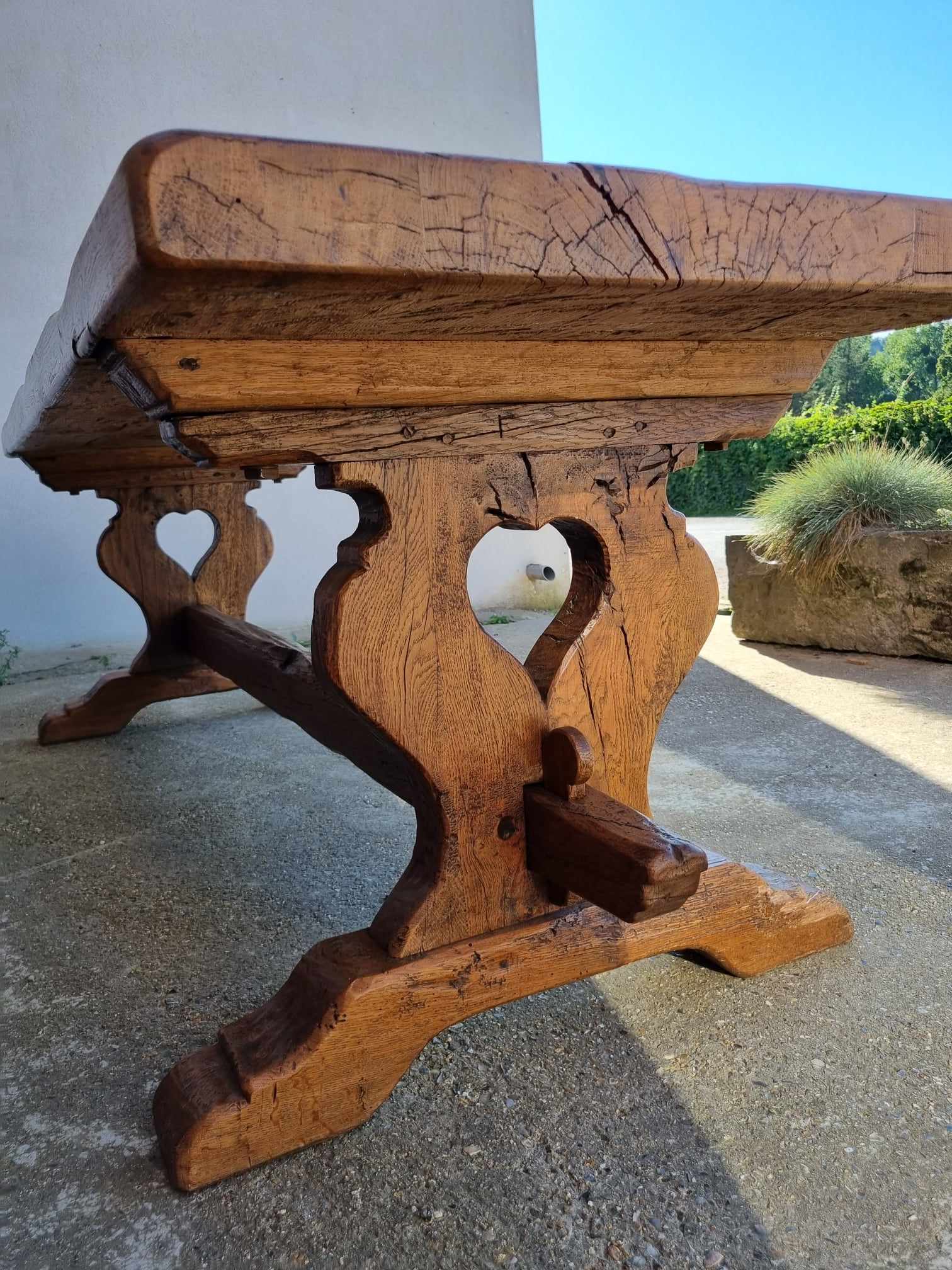 Farm table