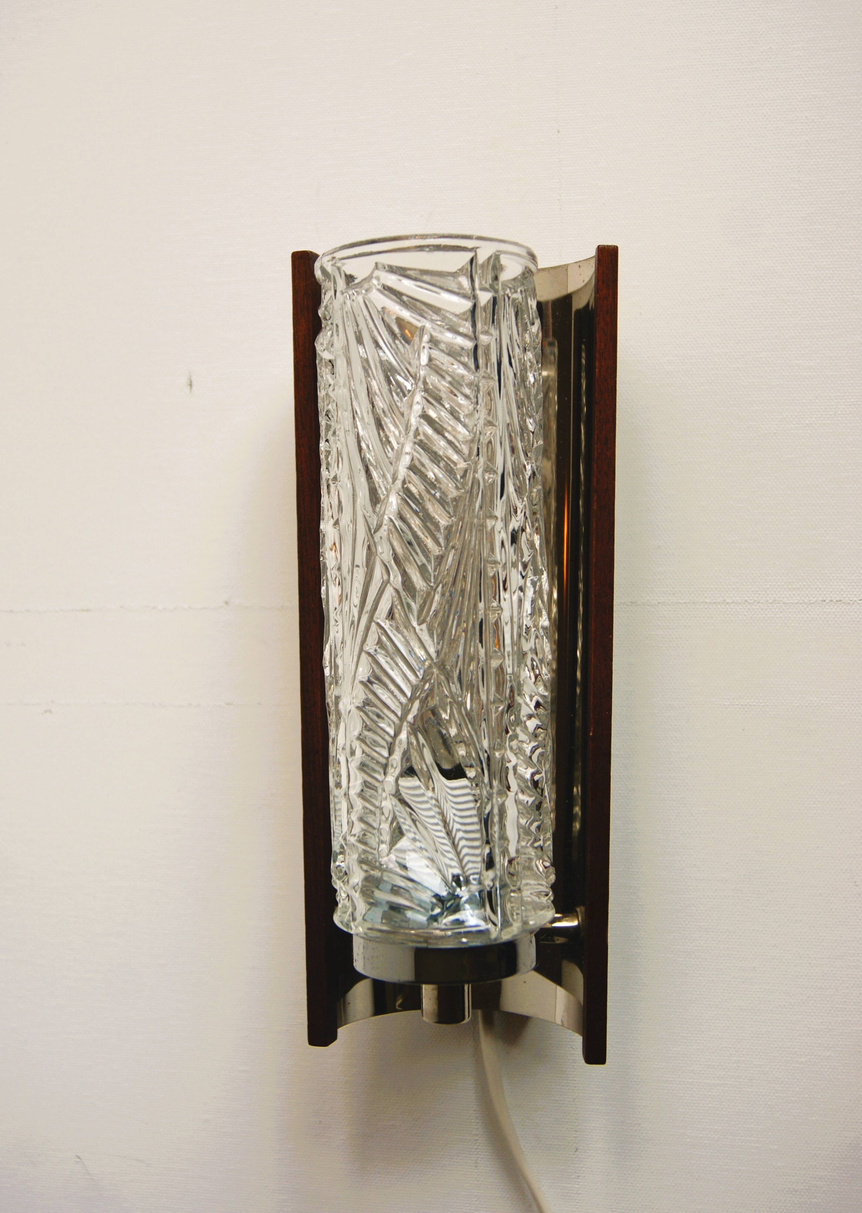 Pair of Swedish vintage wall lamps - elegant design in crystal glass, teak and chrome - 1960s.