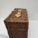 Rectangular wicker trunk