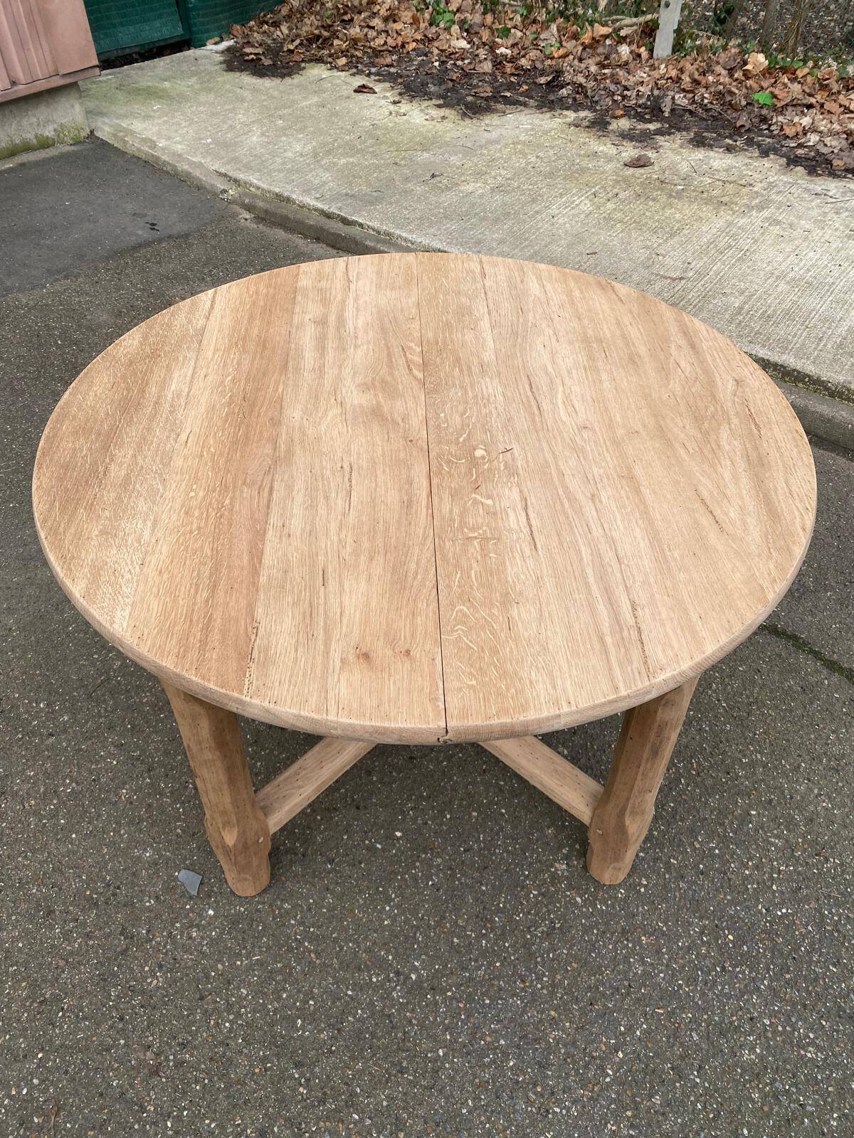 Renovated round extendable farmhouse dining table in solid oak 110-155cm.