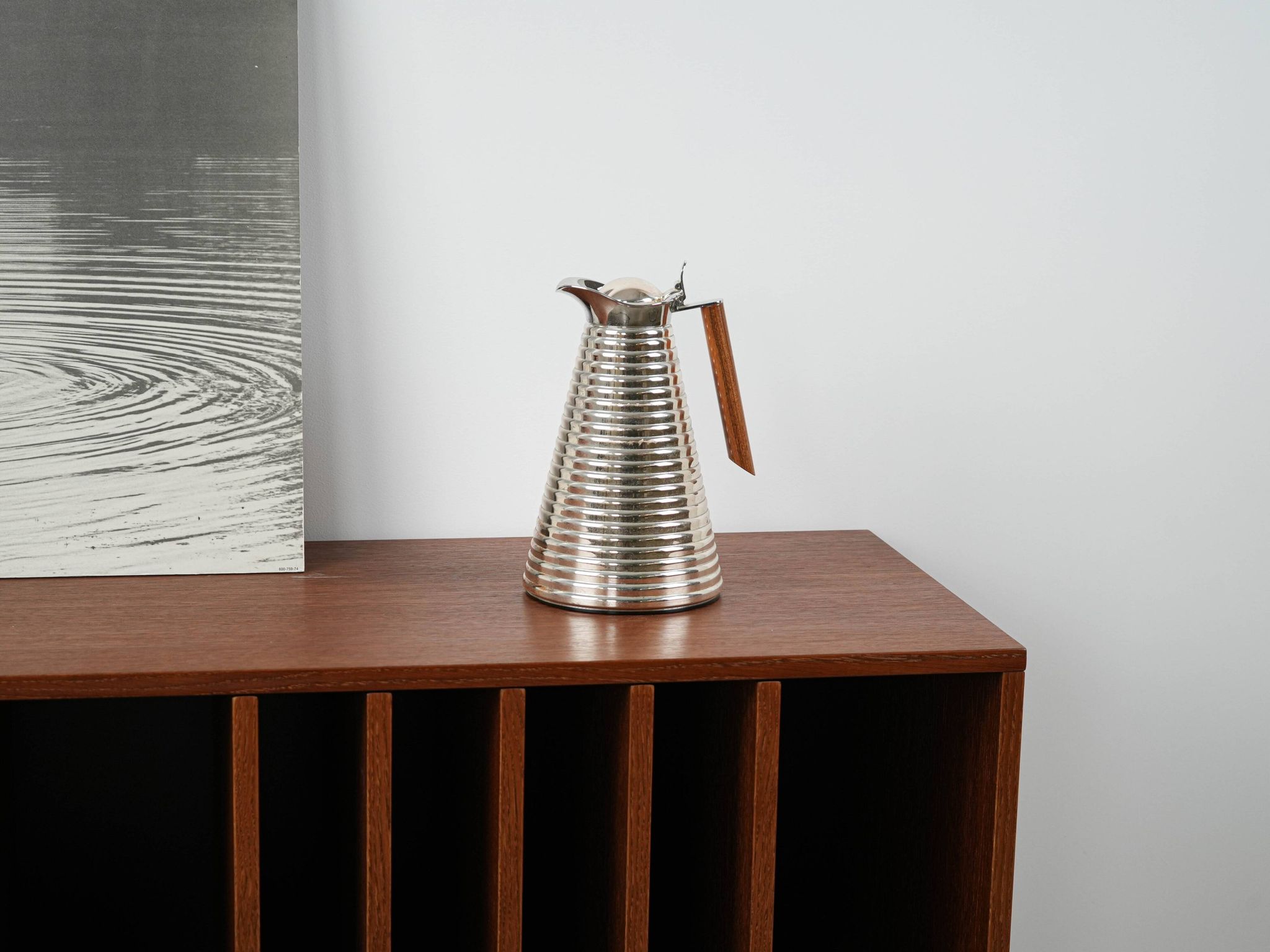 Alfi thermal carafe in ribbed silver metal with wooden handle, Germany