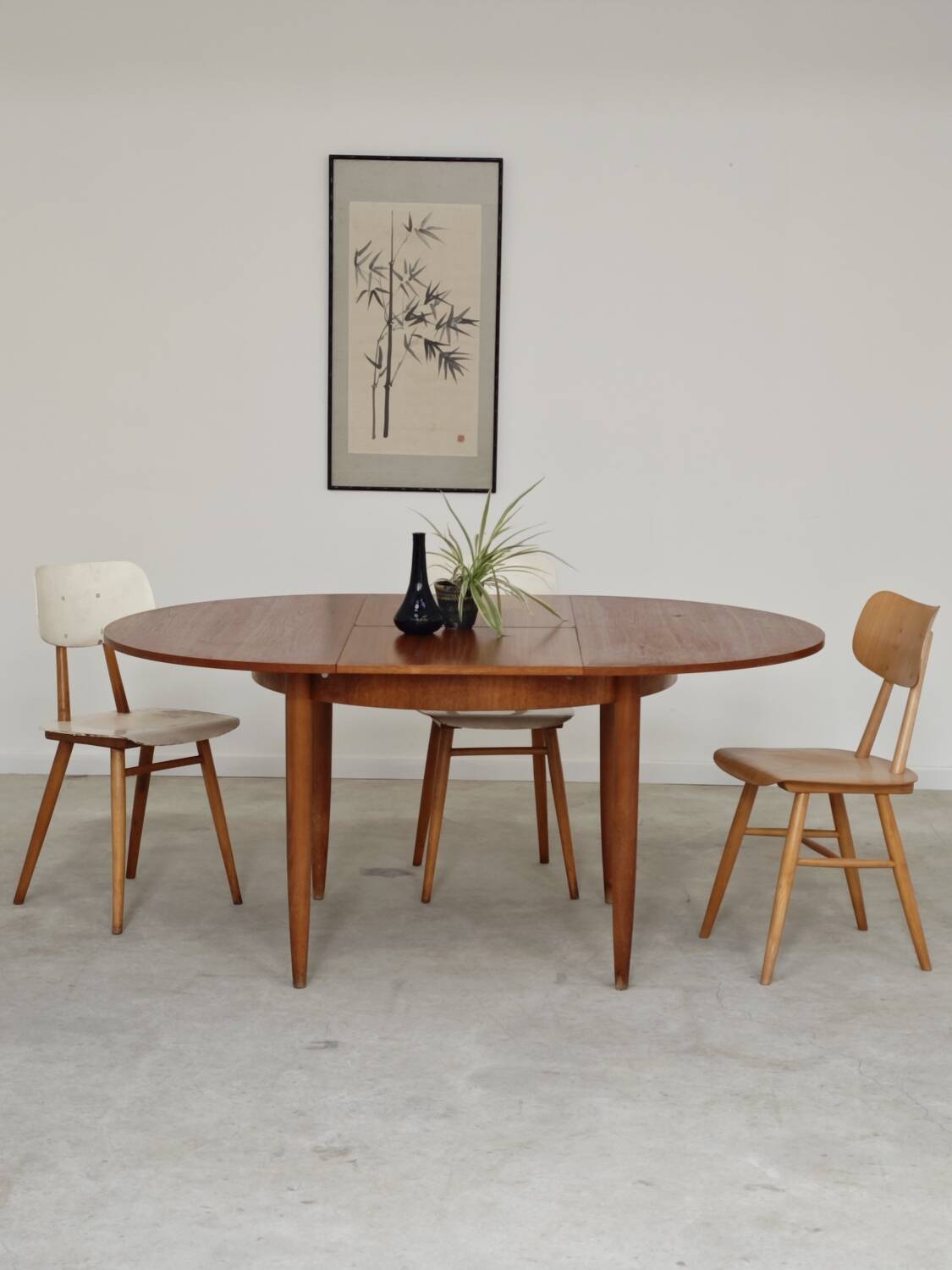 Round extending table, light oak, East Germany, 1960s