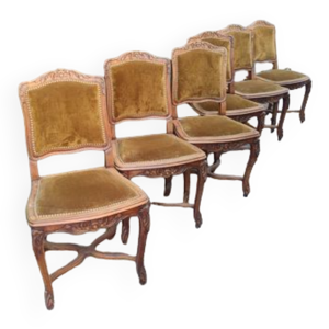 Série de 6 chaises en noyer massif