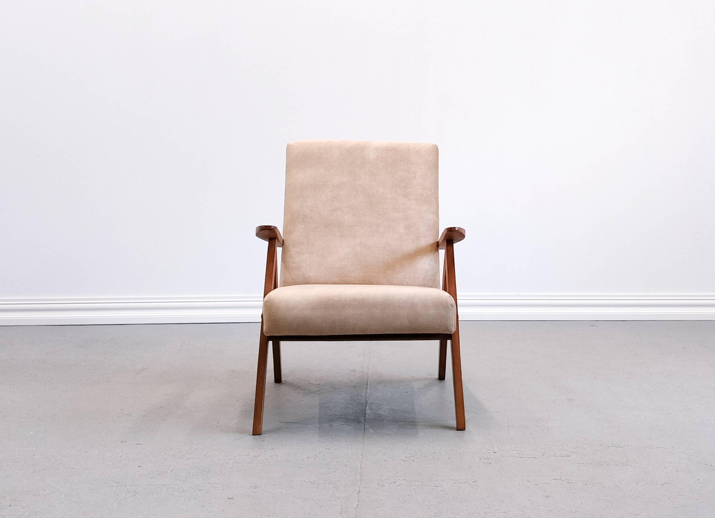 1960 Mid Century Easy Chair Model B 310 Var in Beige Velvet