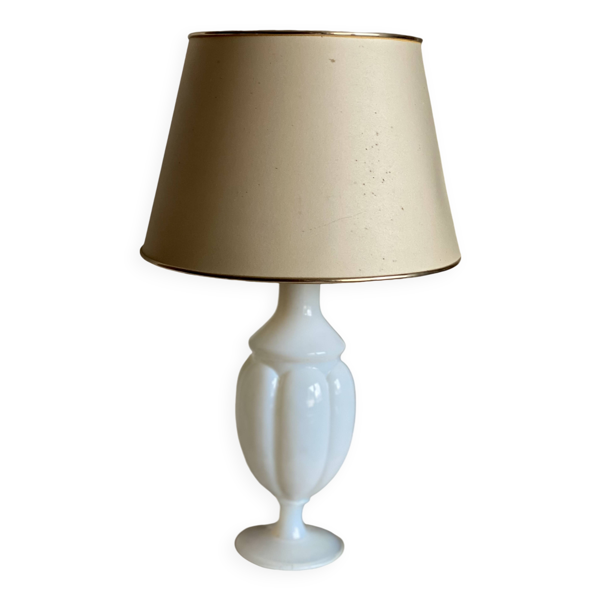 Lampe opaline blanche cristal de Sêvres vintage 1960