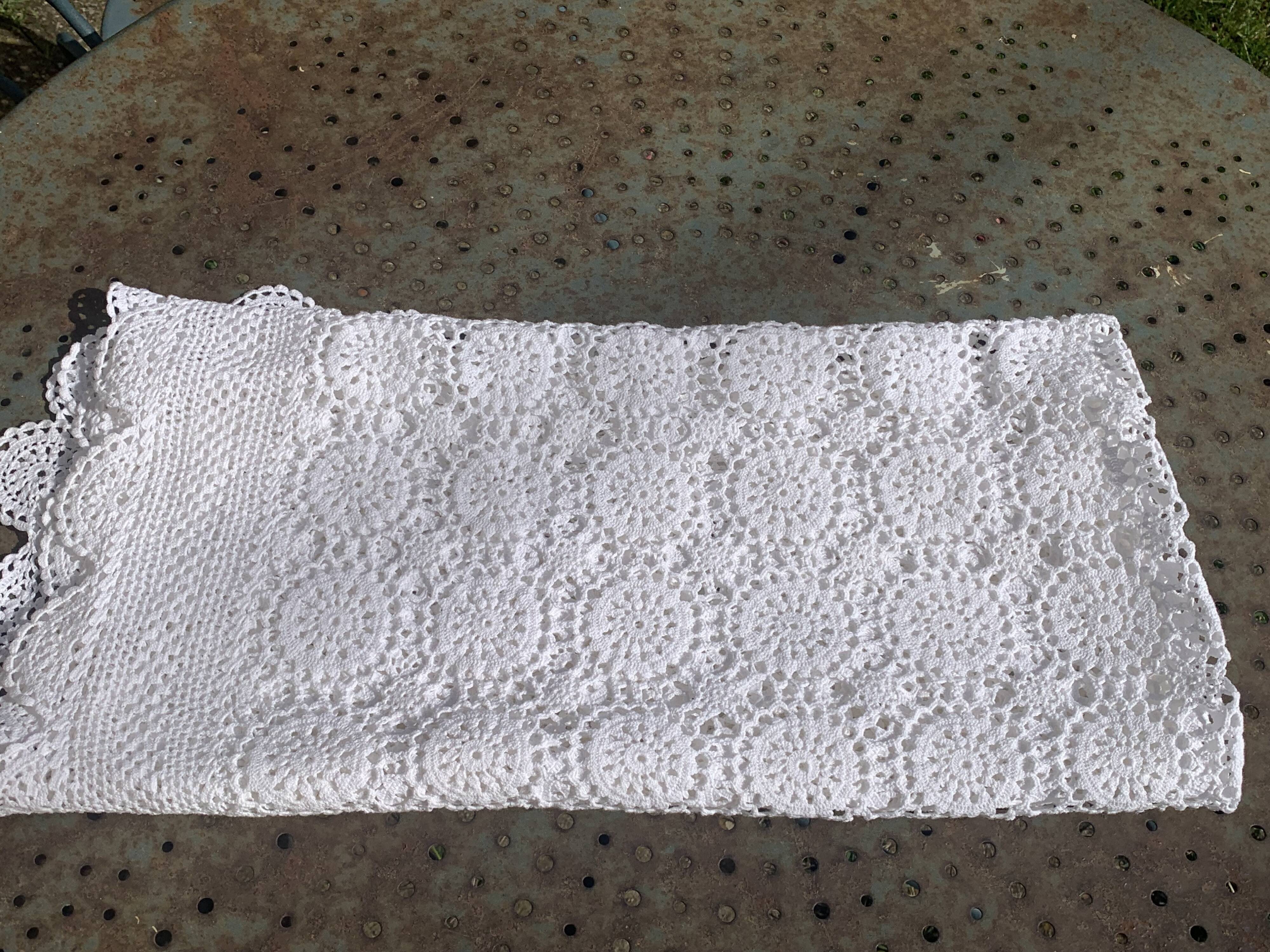 Tablecloth, crochet blanket in white cotton, artisanal and vintage