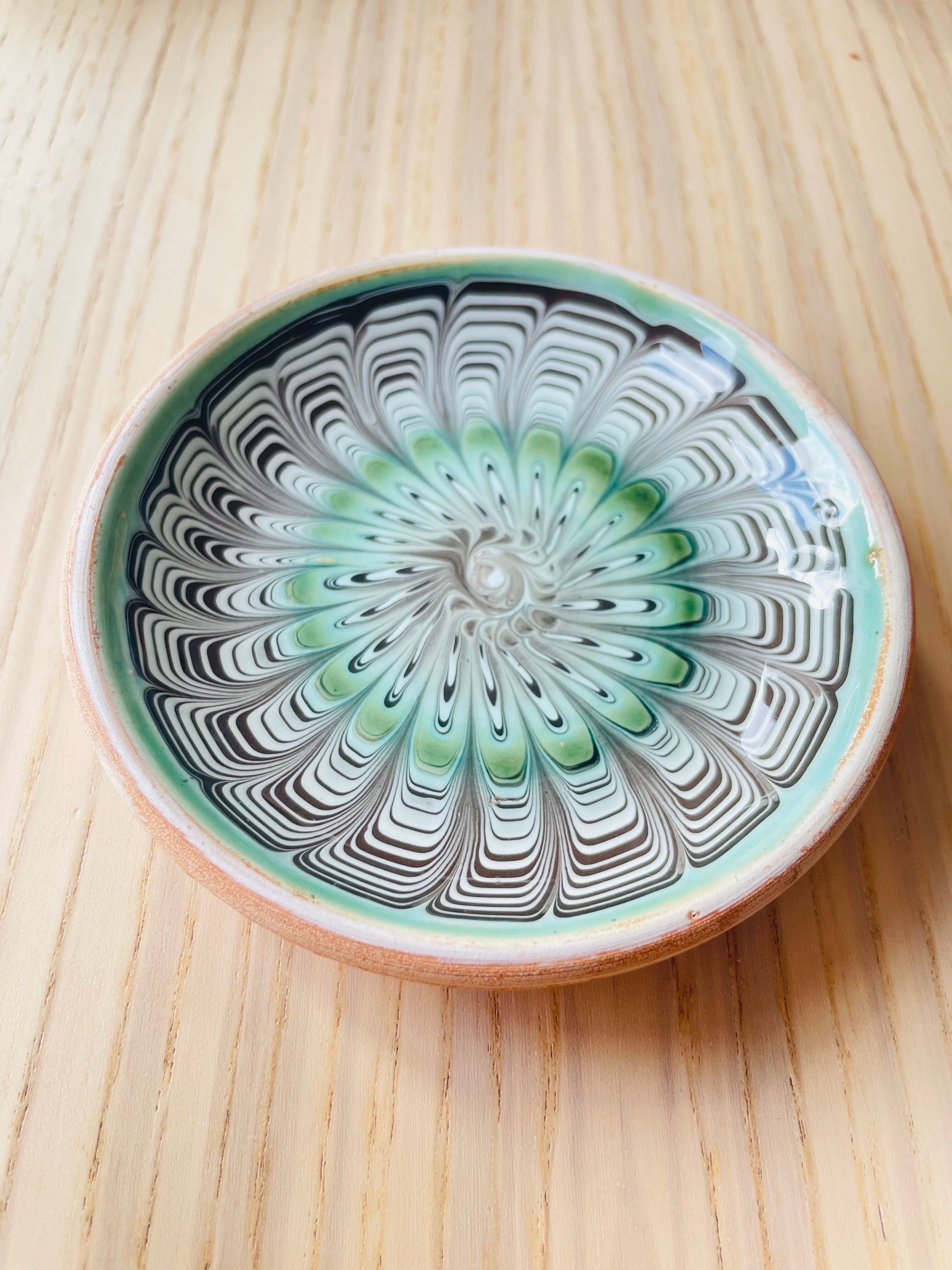 Romanian handicraft ceramic plate