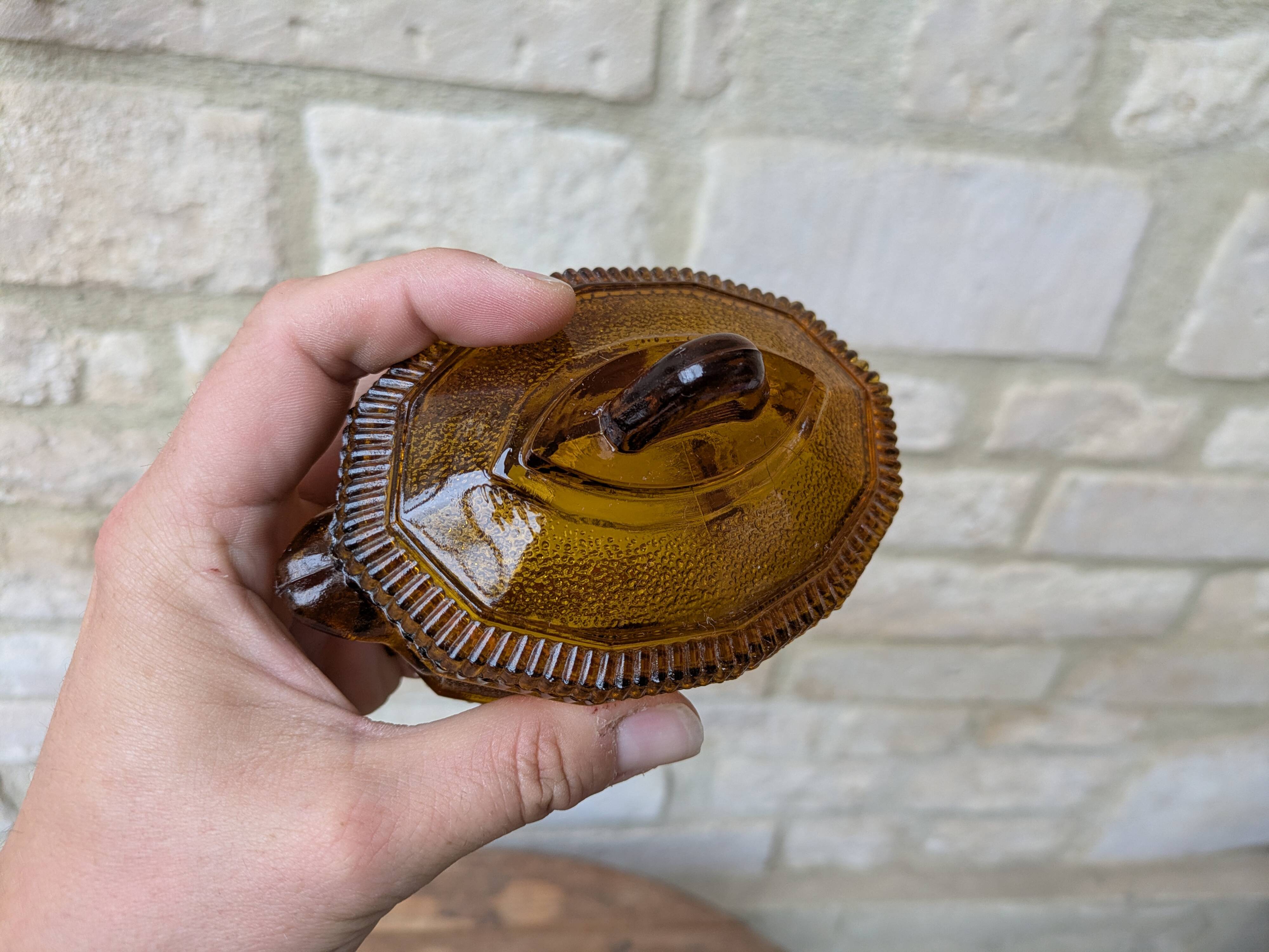 Amber glass bonbonnière with lid