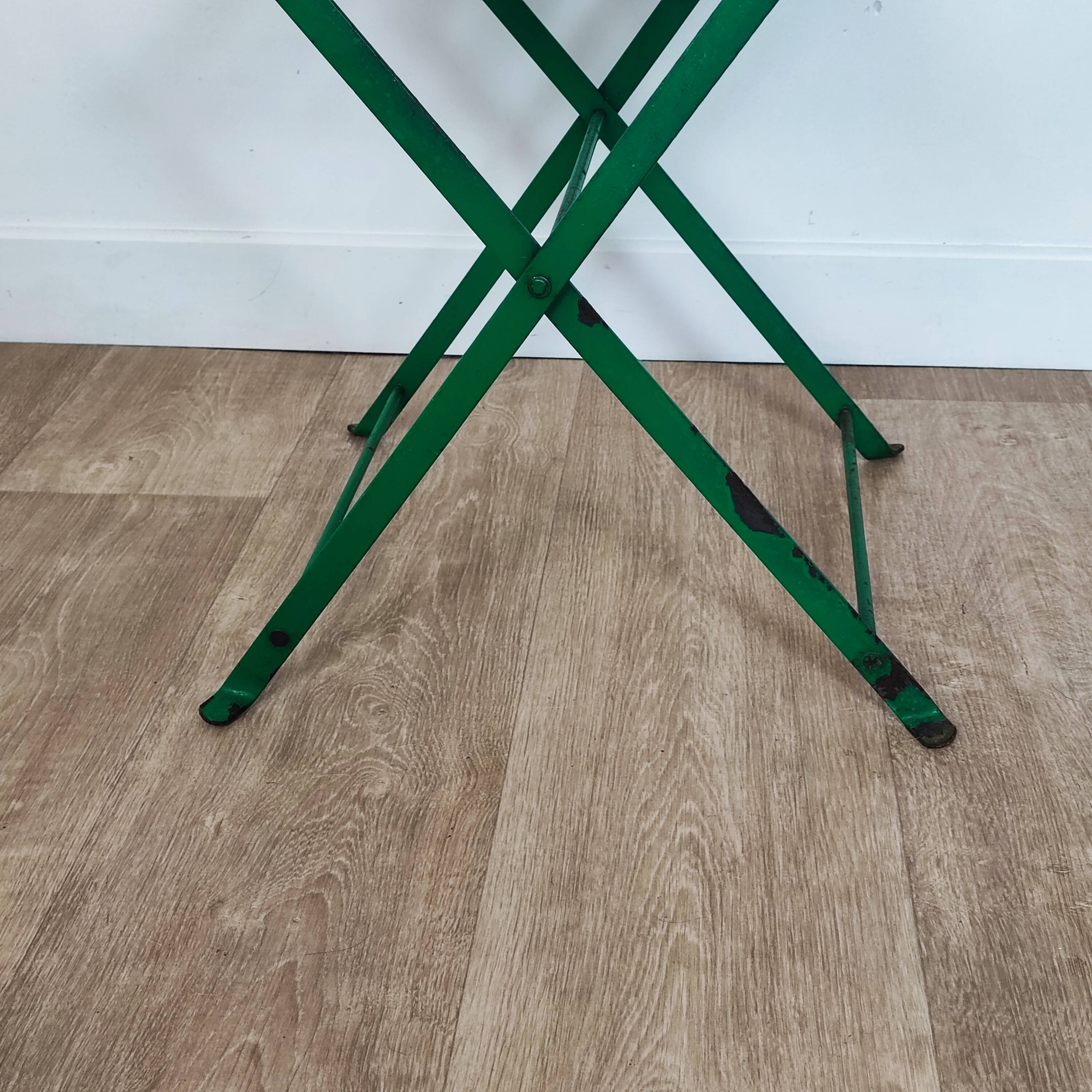 Folding garden chairs