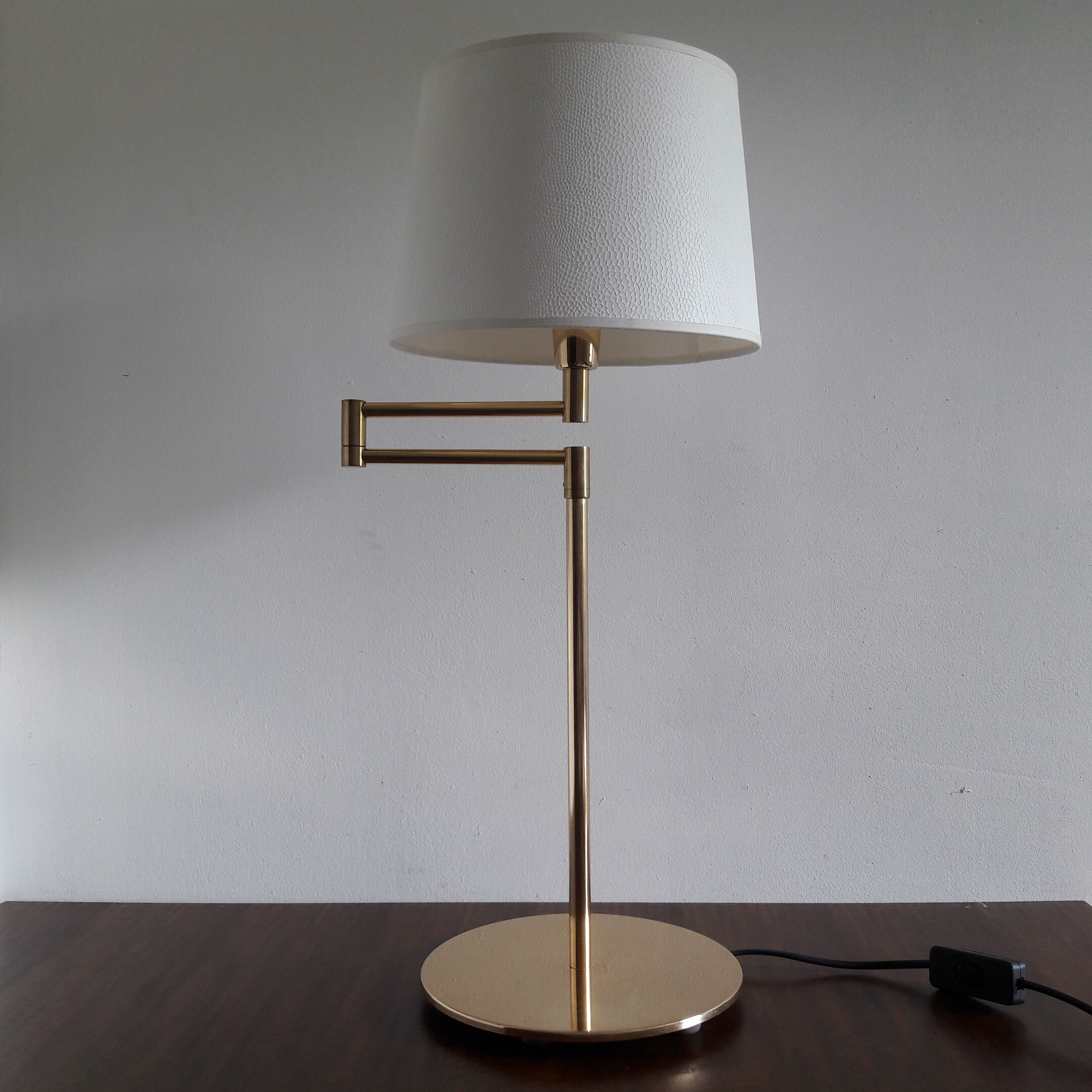 Articulated reading light lamp