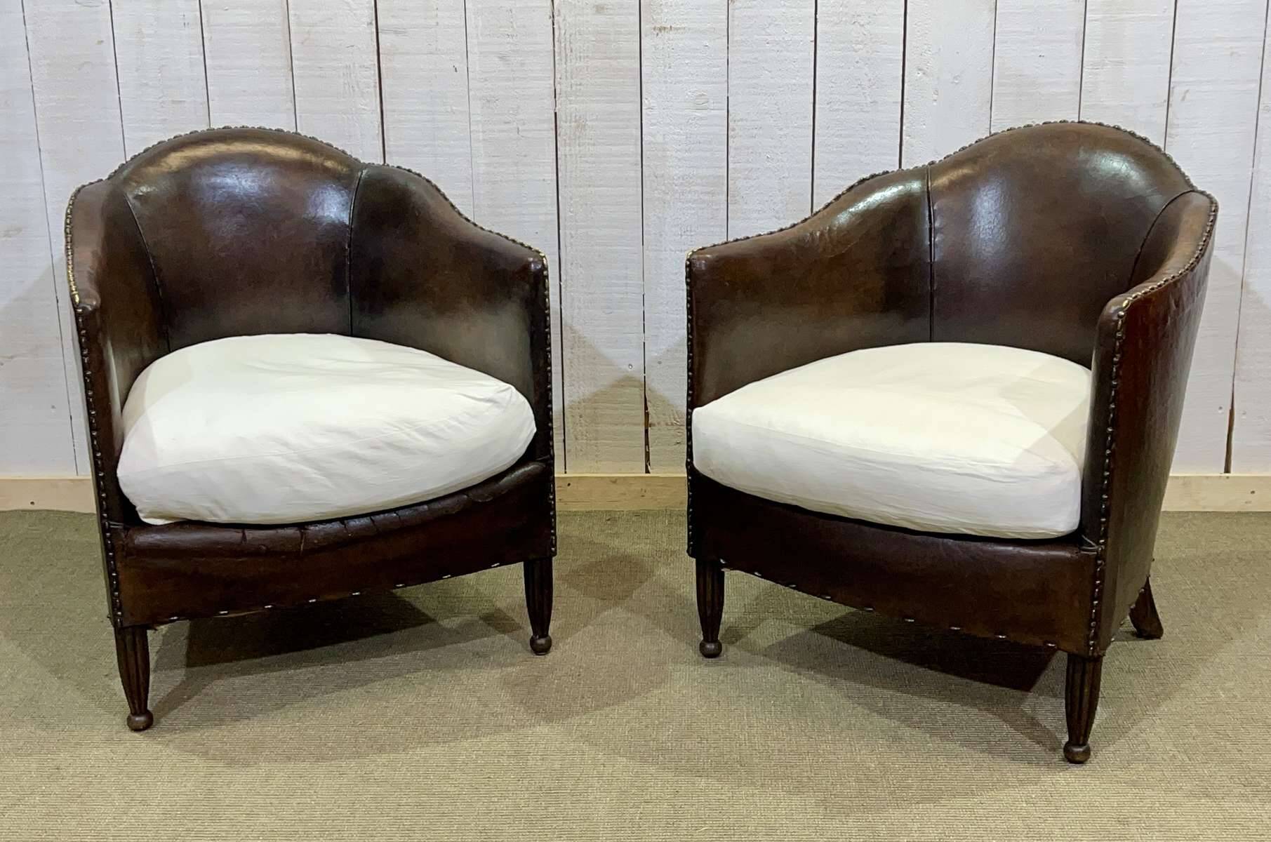 Art Deco period club lounge in leather and fabric seating