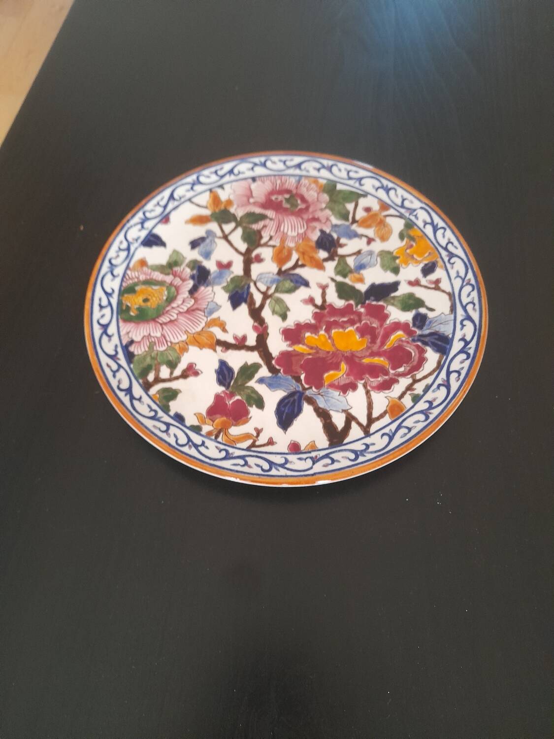 Large plate decorated with Gien peonies