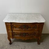 Commode sauteuse en merisier de la fin du  XVIII ème