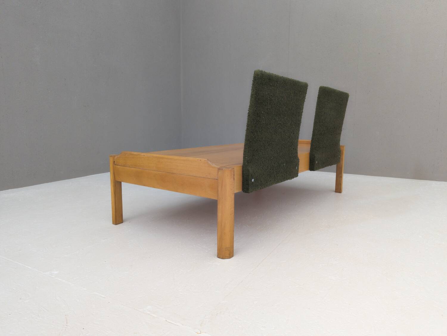 Lit de repos du milieu du siècle avec côtés coulissants, années 1960