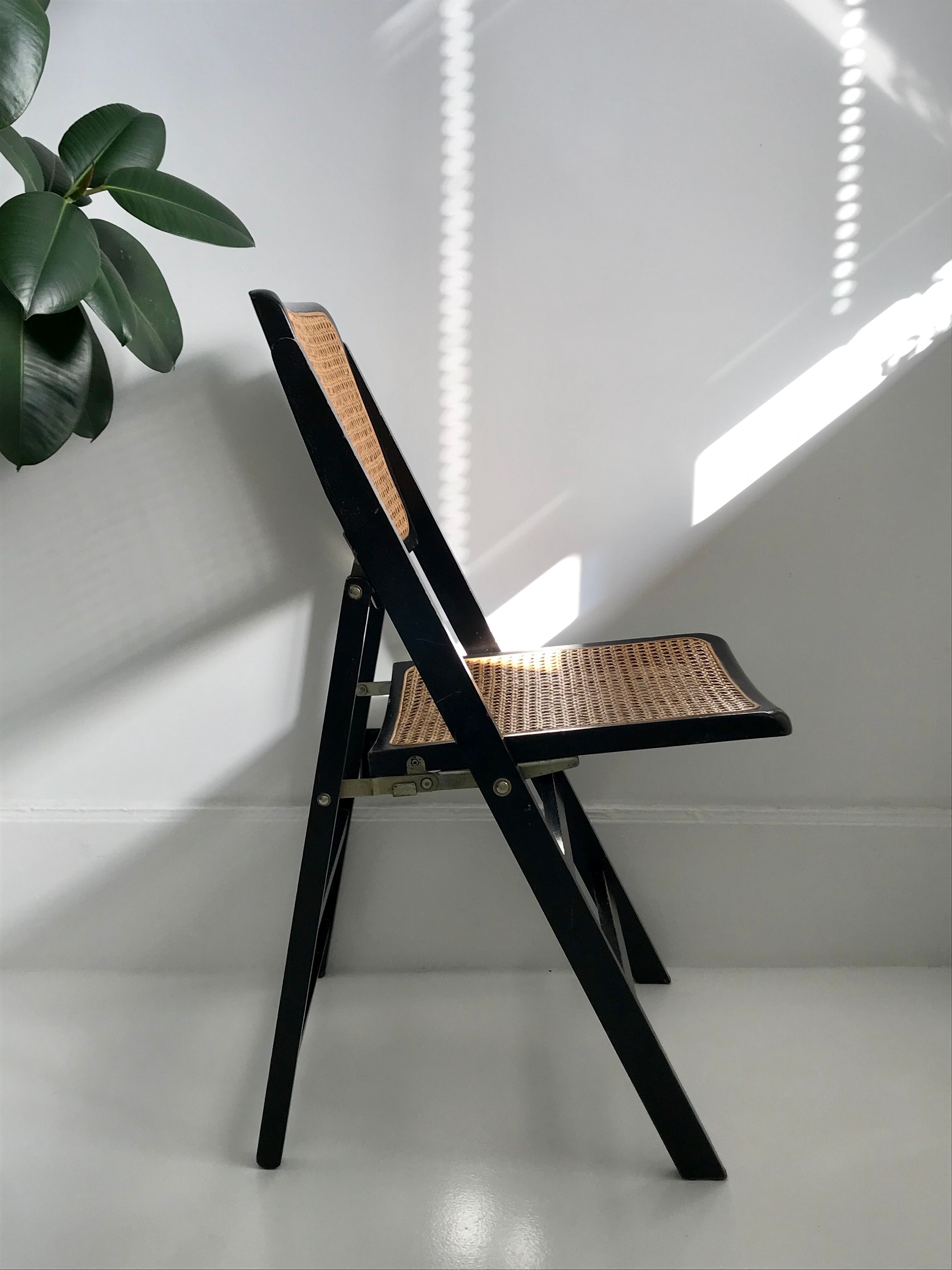 Chaise pliante cannée