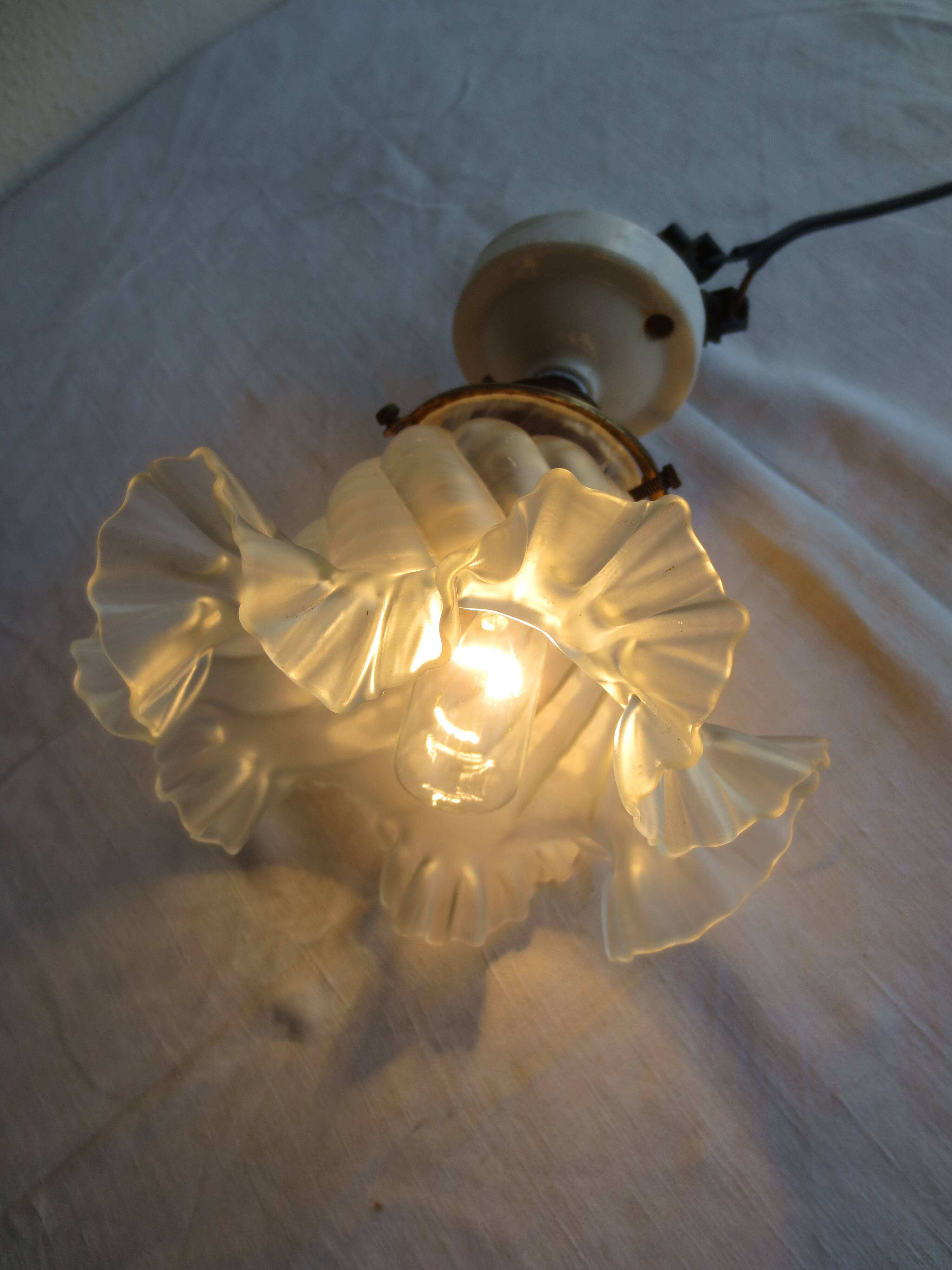 Straight wall or ceiling light fixture