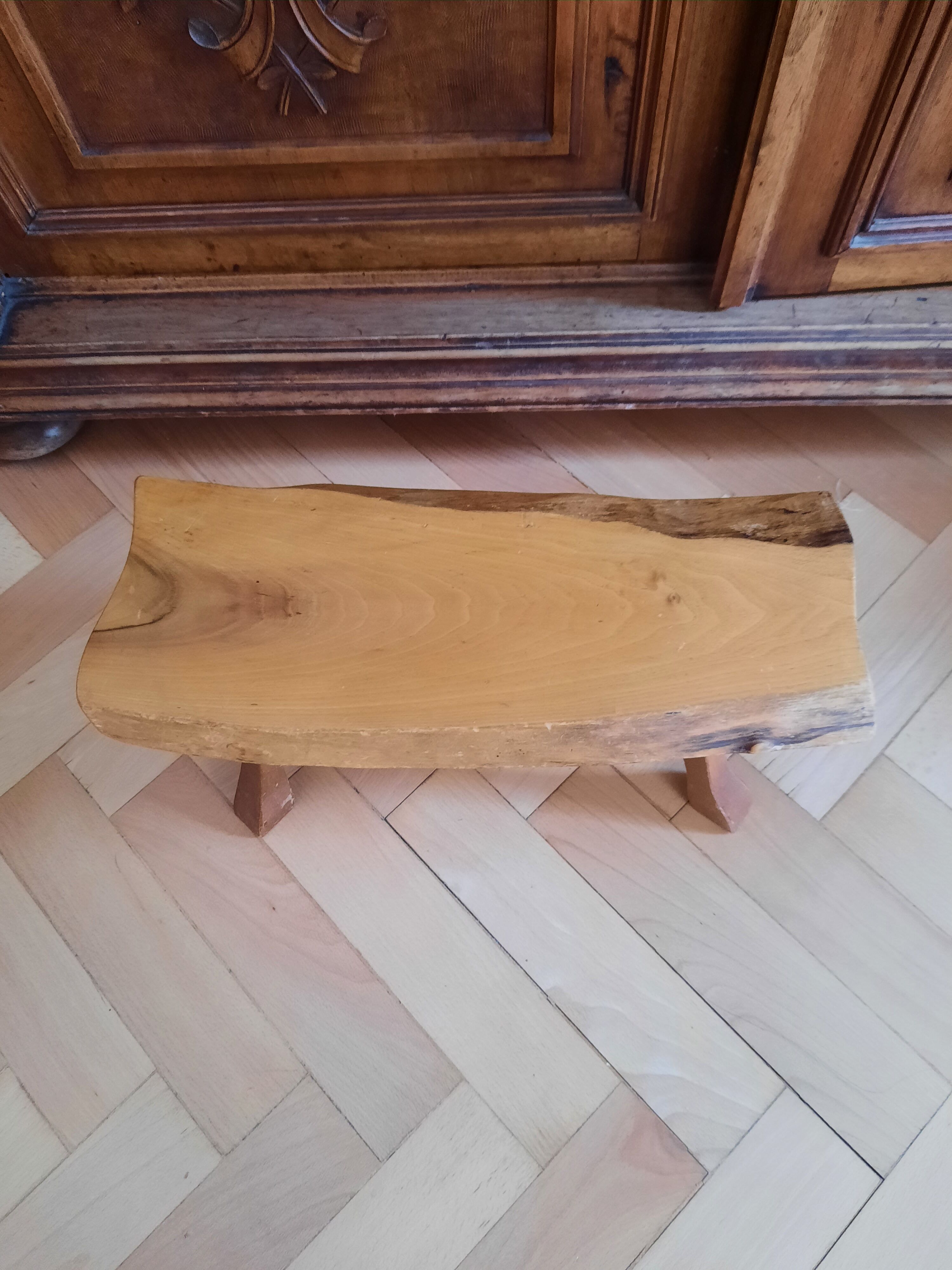 Raw wood stool