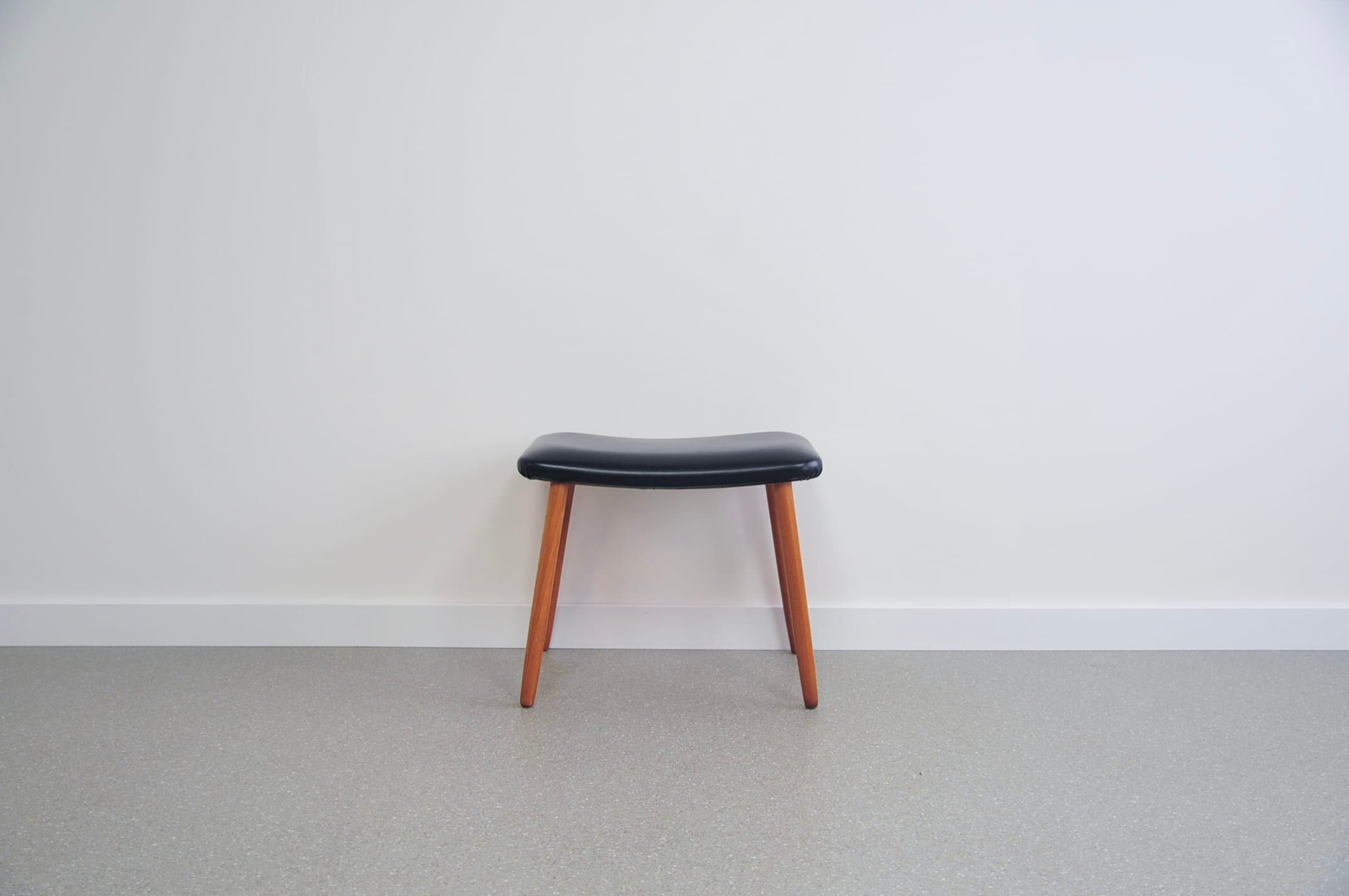 Banc, repose-pieds en teck et cuir