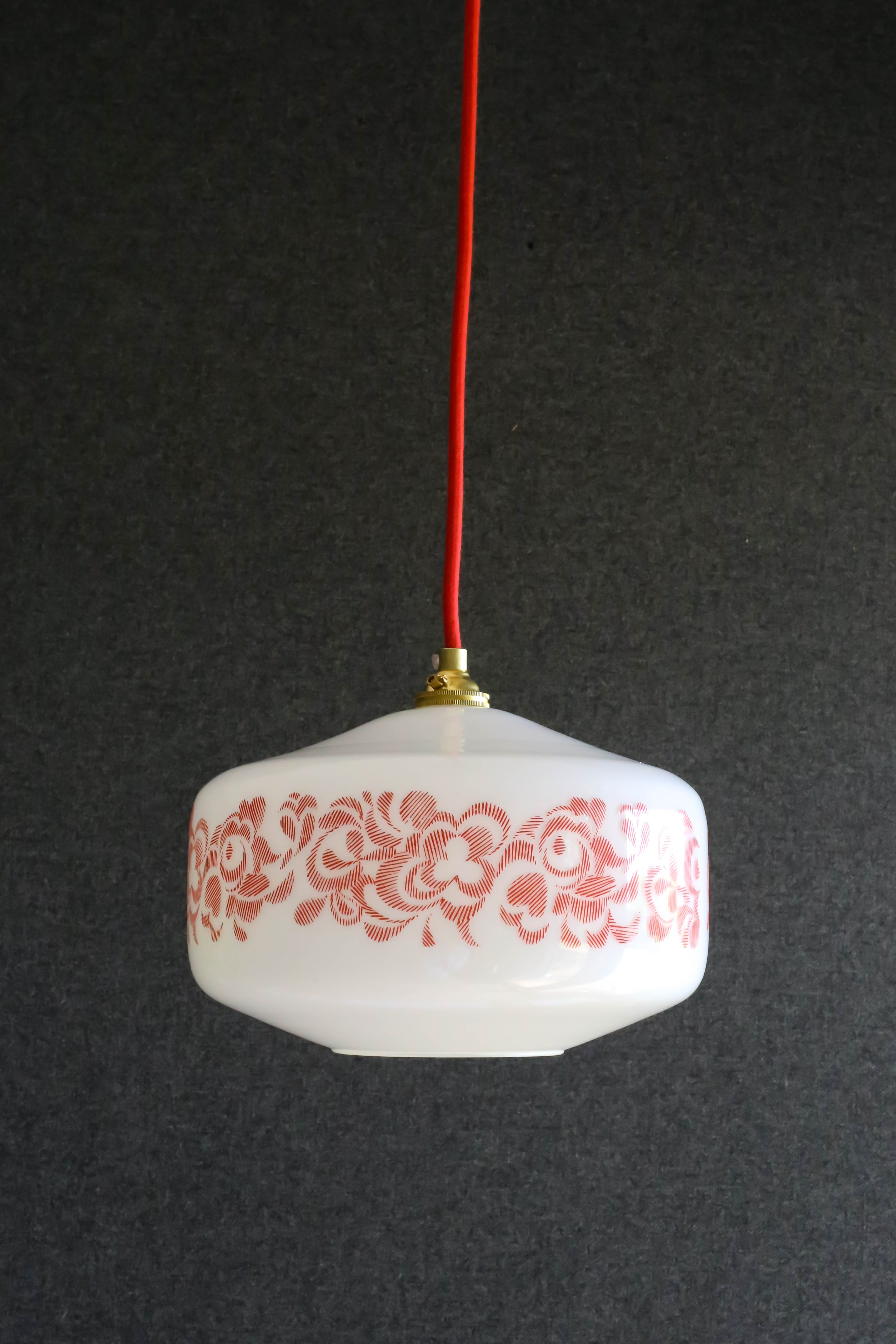 French suspension lamp in white opaline with red print pattern - comes with brass socket