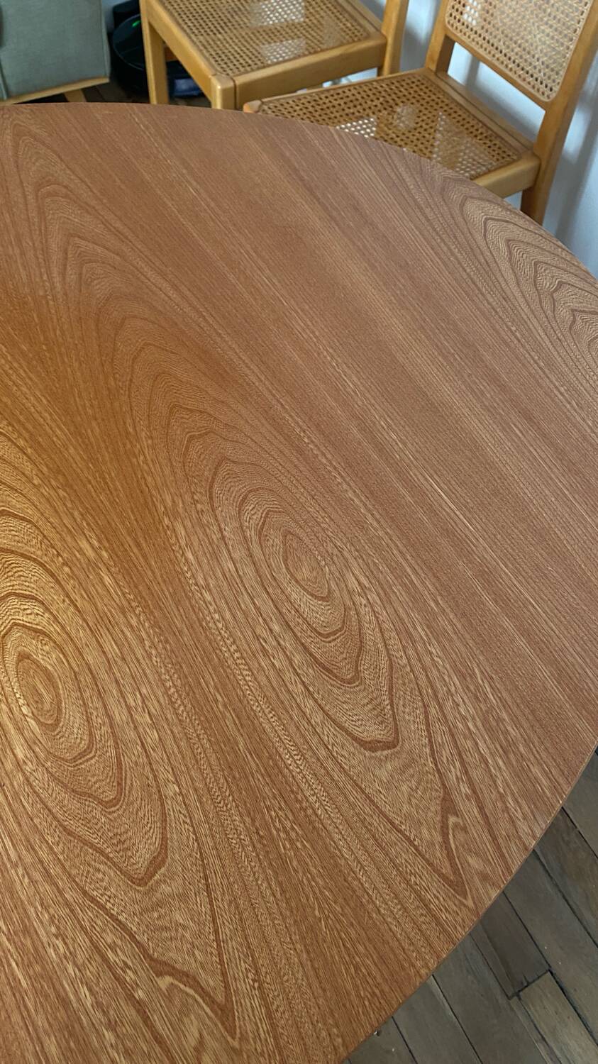 Designer table in solid elm