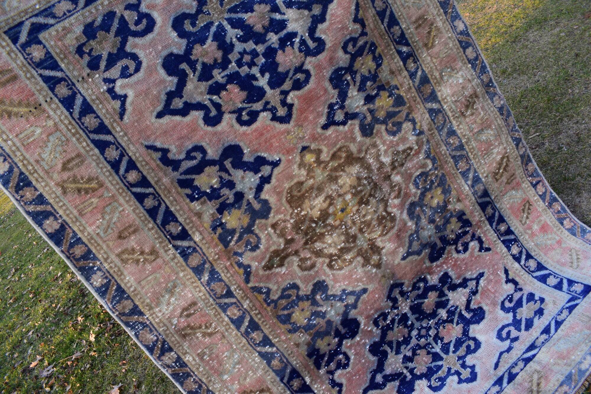 Vintage Turkish handmade rug 142x210 cm