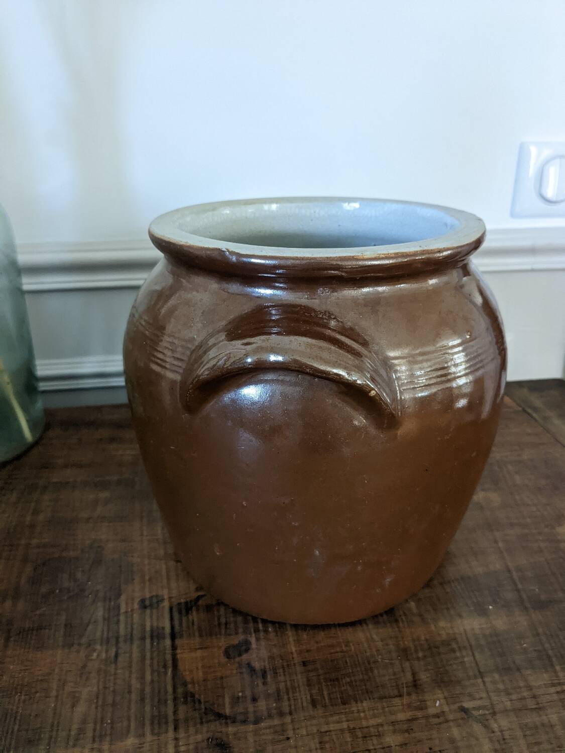 Glazed stoneware confit pot