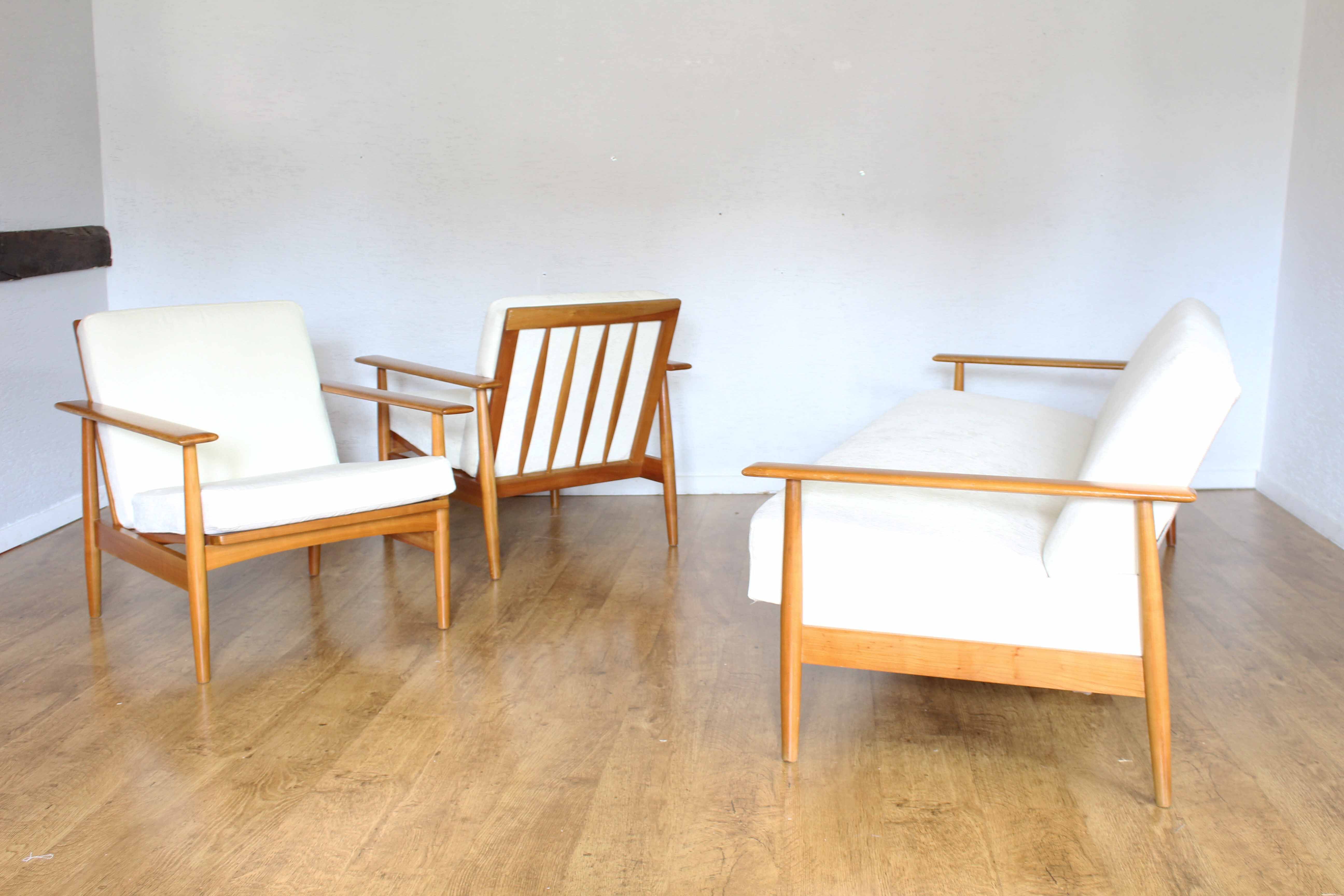 Daybad sofa and 2 Scandinavian armchairs
