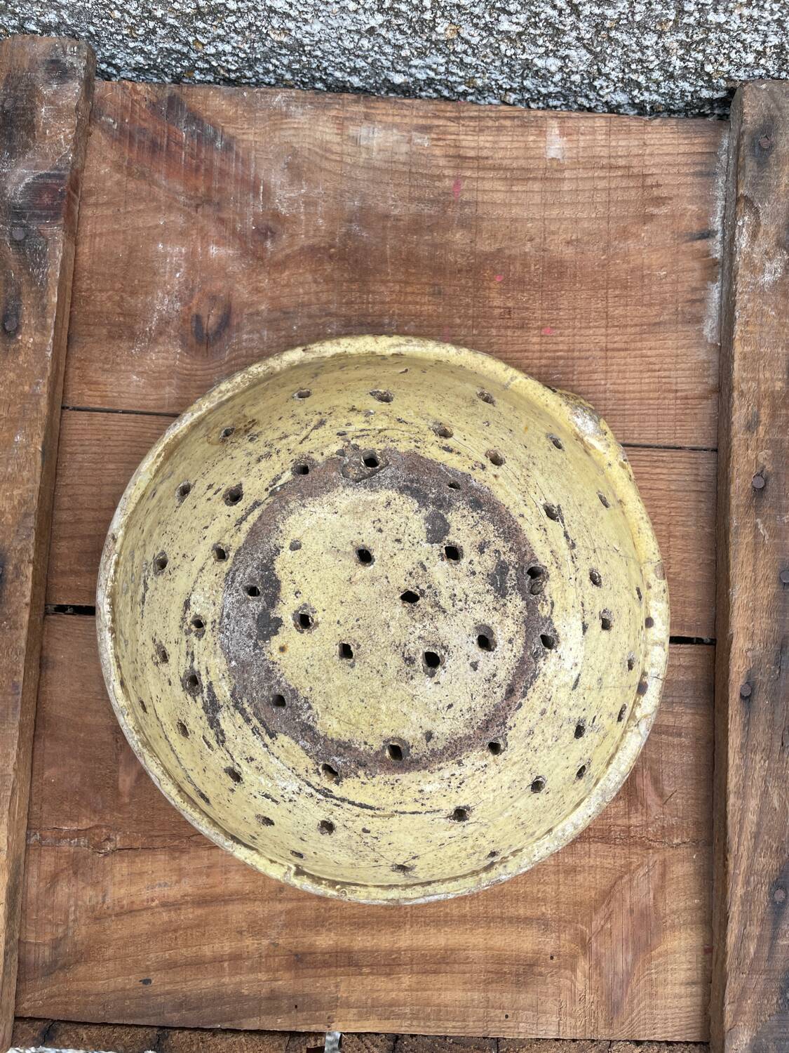 Auvergne faisselle plate from the 18th century in Provence