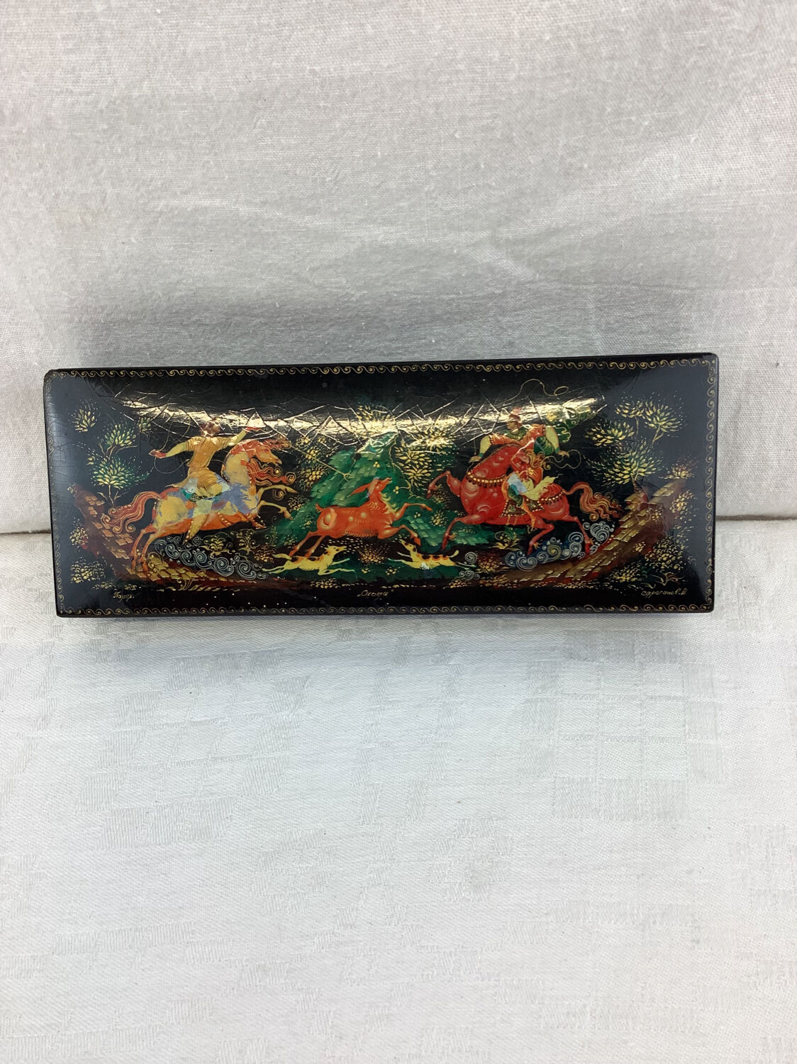 Lacquered box from Russia hand painted