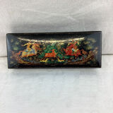 Lacquered box from Russia hand painted