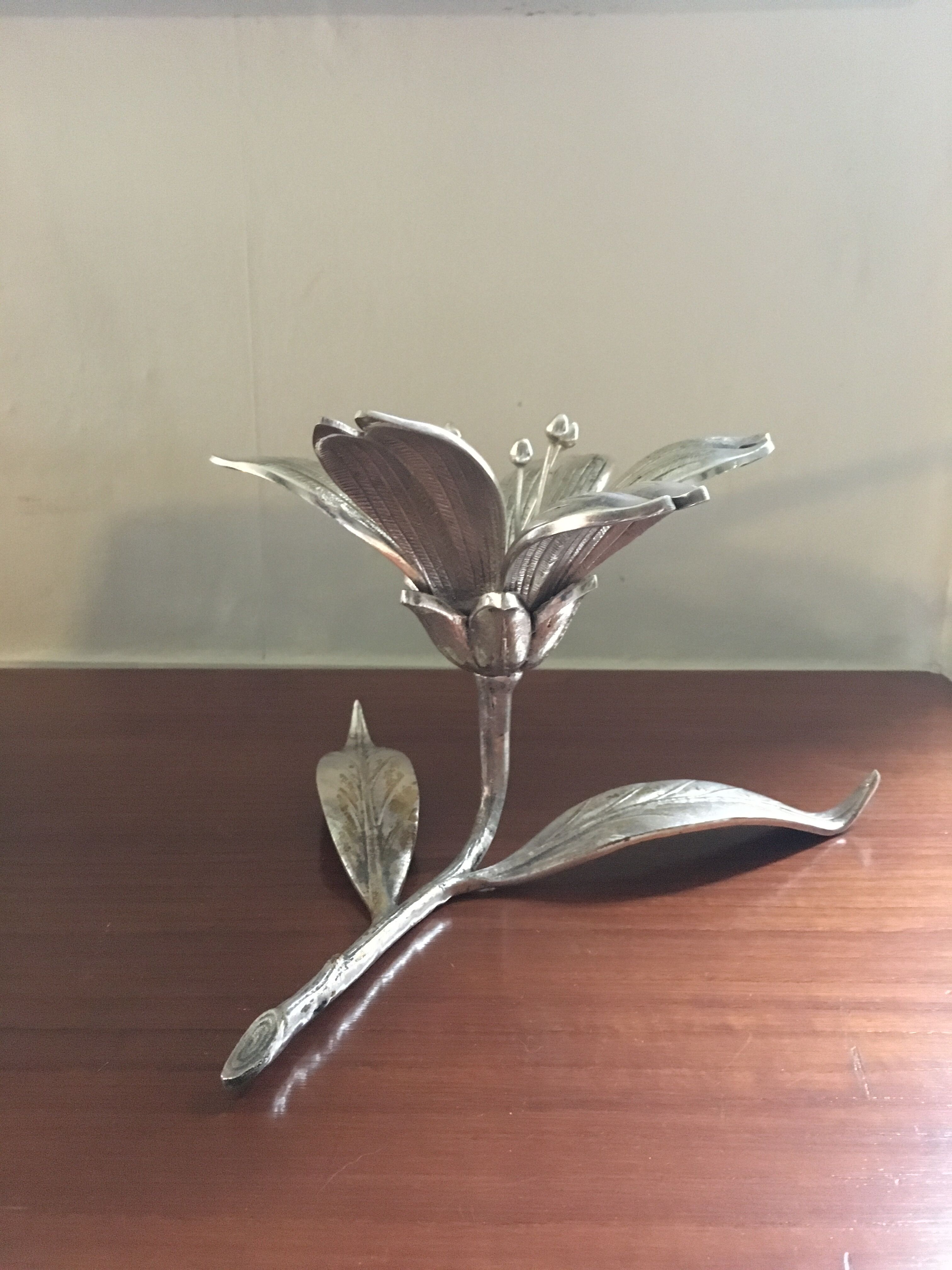 Silver metal flower ashtray