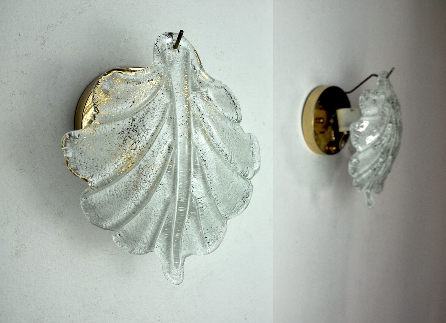 Pair of wall lamps Feuille by Murano Mazzega in frosted glass Italy 1970