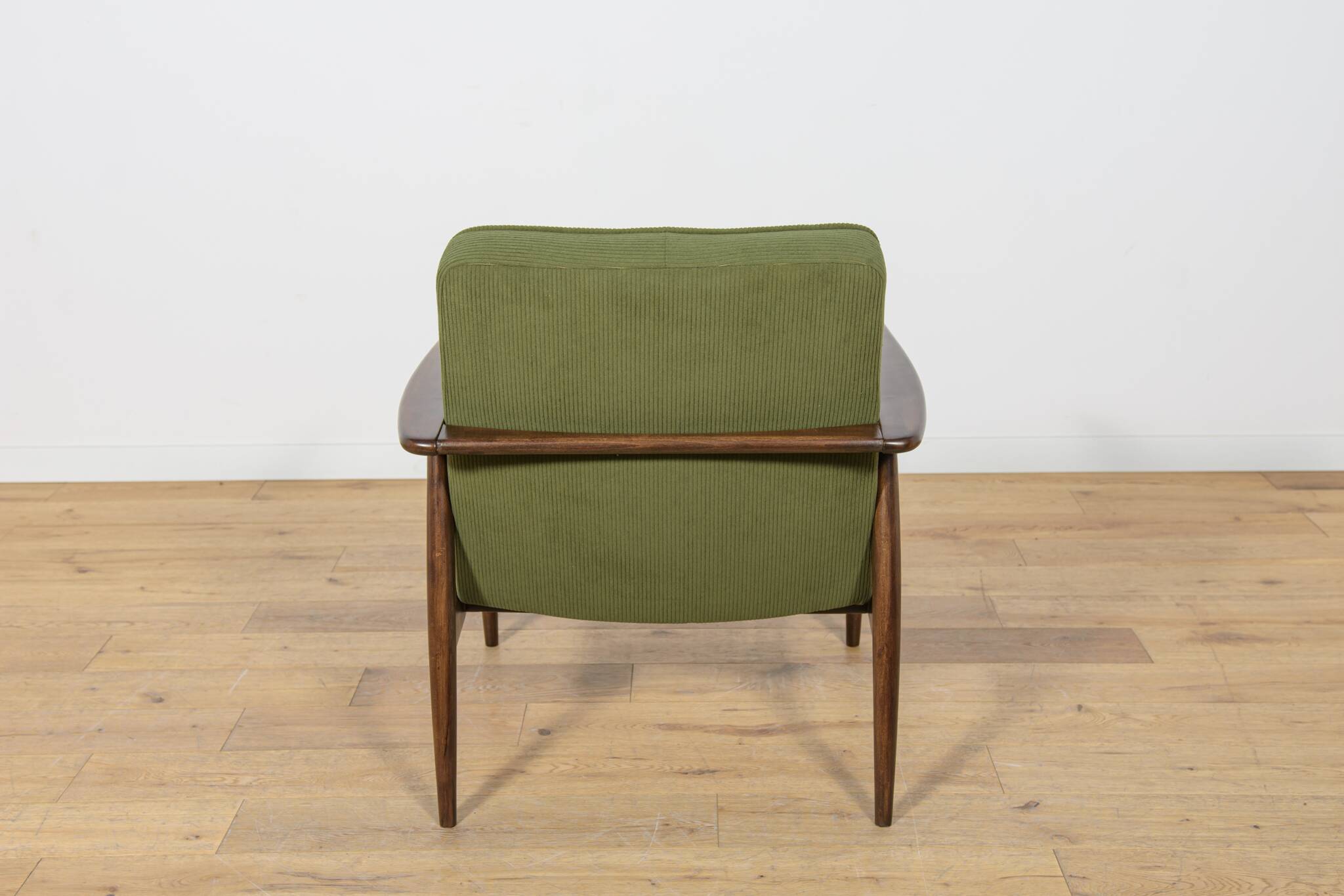 Model 300-192 Armchair by Juliusz Kedziorek for Goscinska Furniture Factory