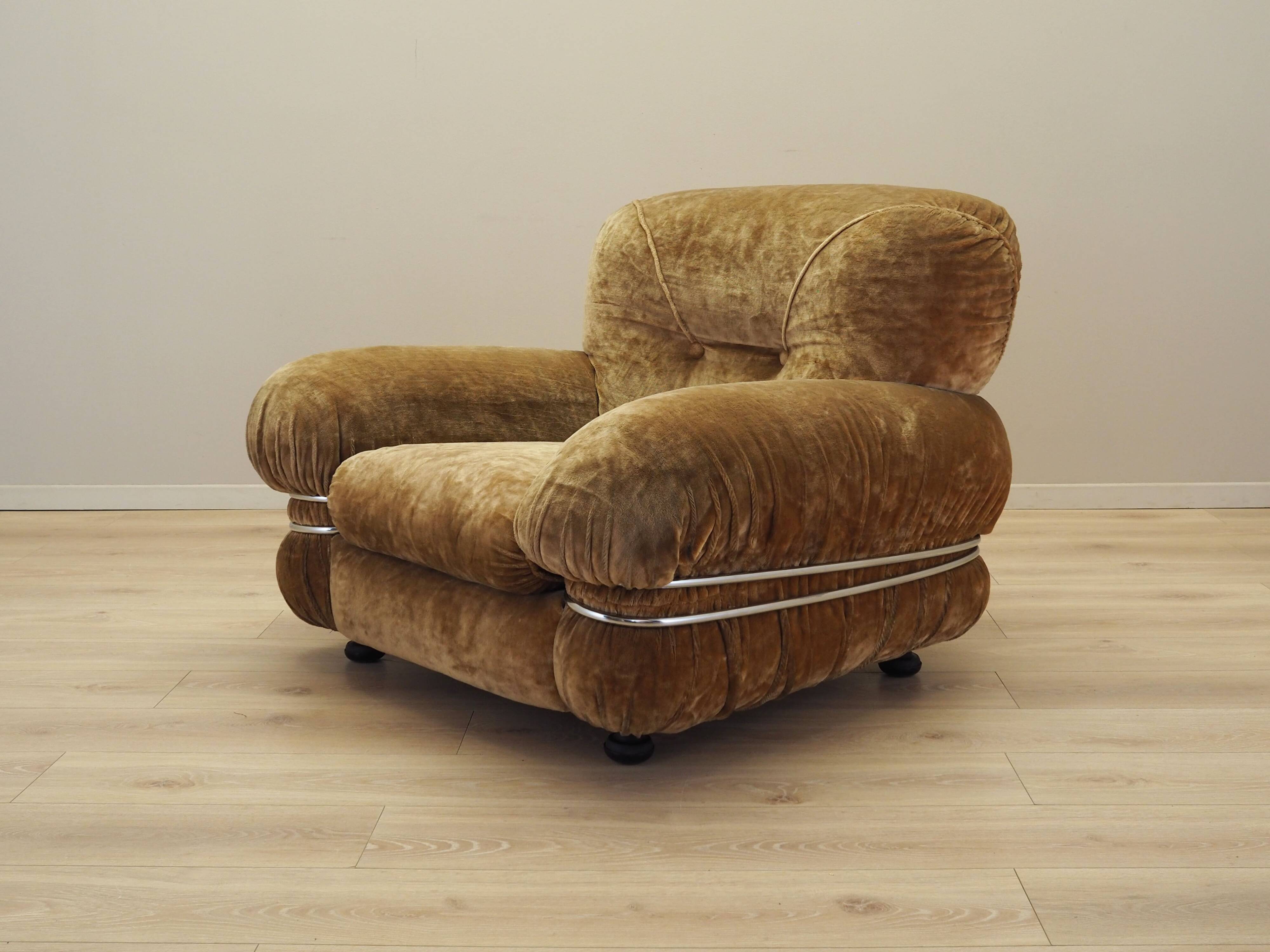 Velour armchair, Italian design, 1970s, production: Italy