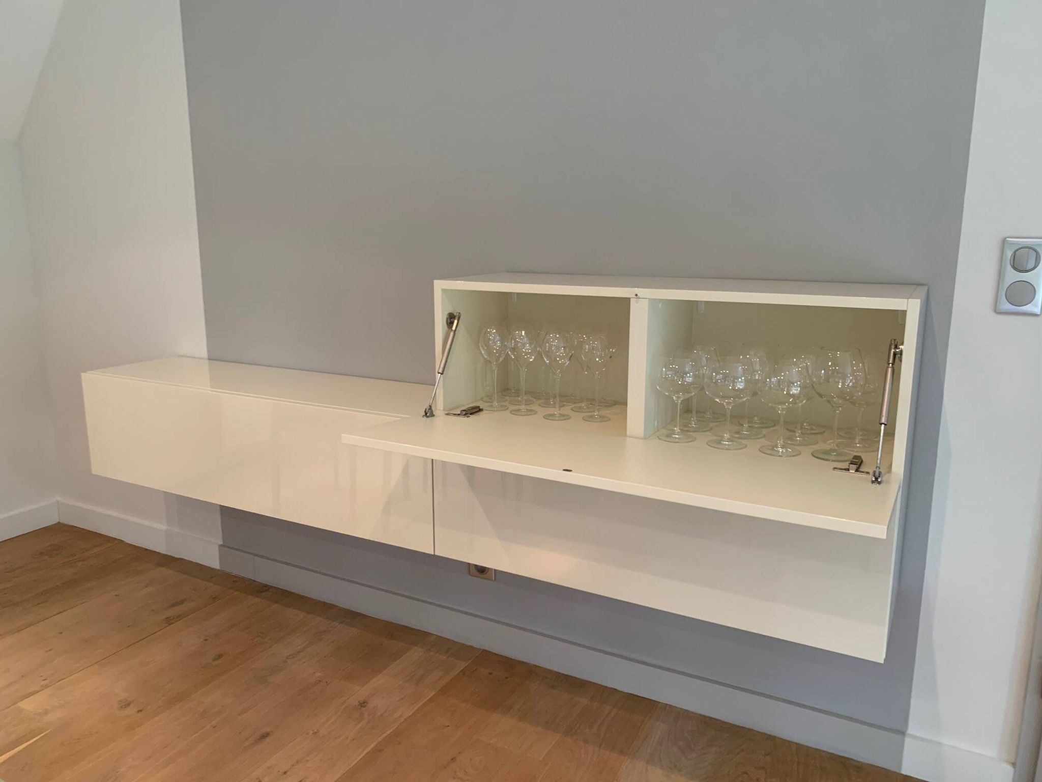 Suspended wall furniture Presotto – high-end Italian design – lacquered CR