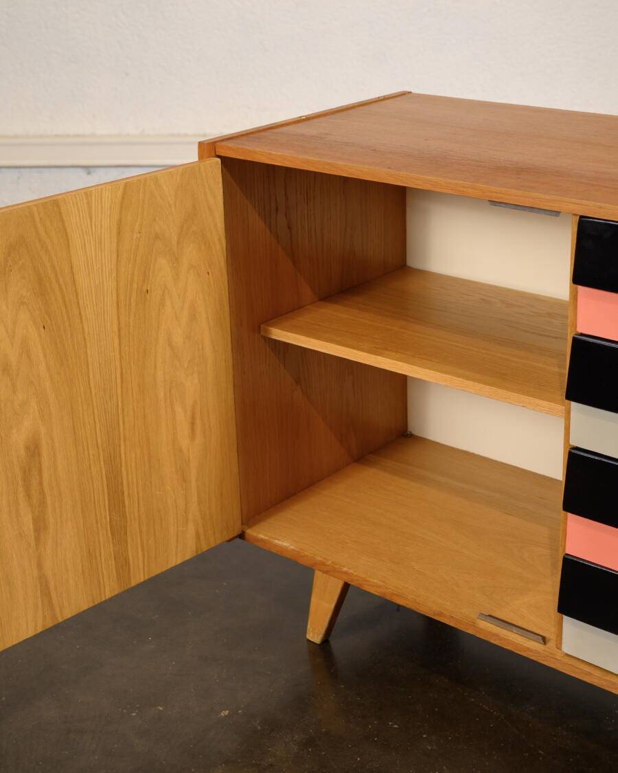 Buffet Jiri Jiroutek pink drawers