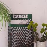 Poubelle de jardin public
