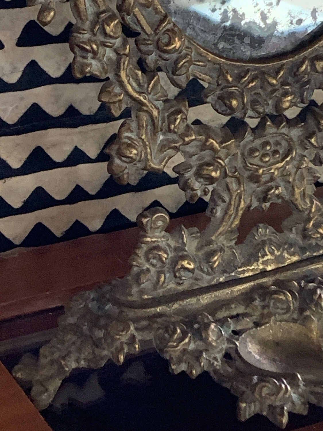 Psyche mirror in brass