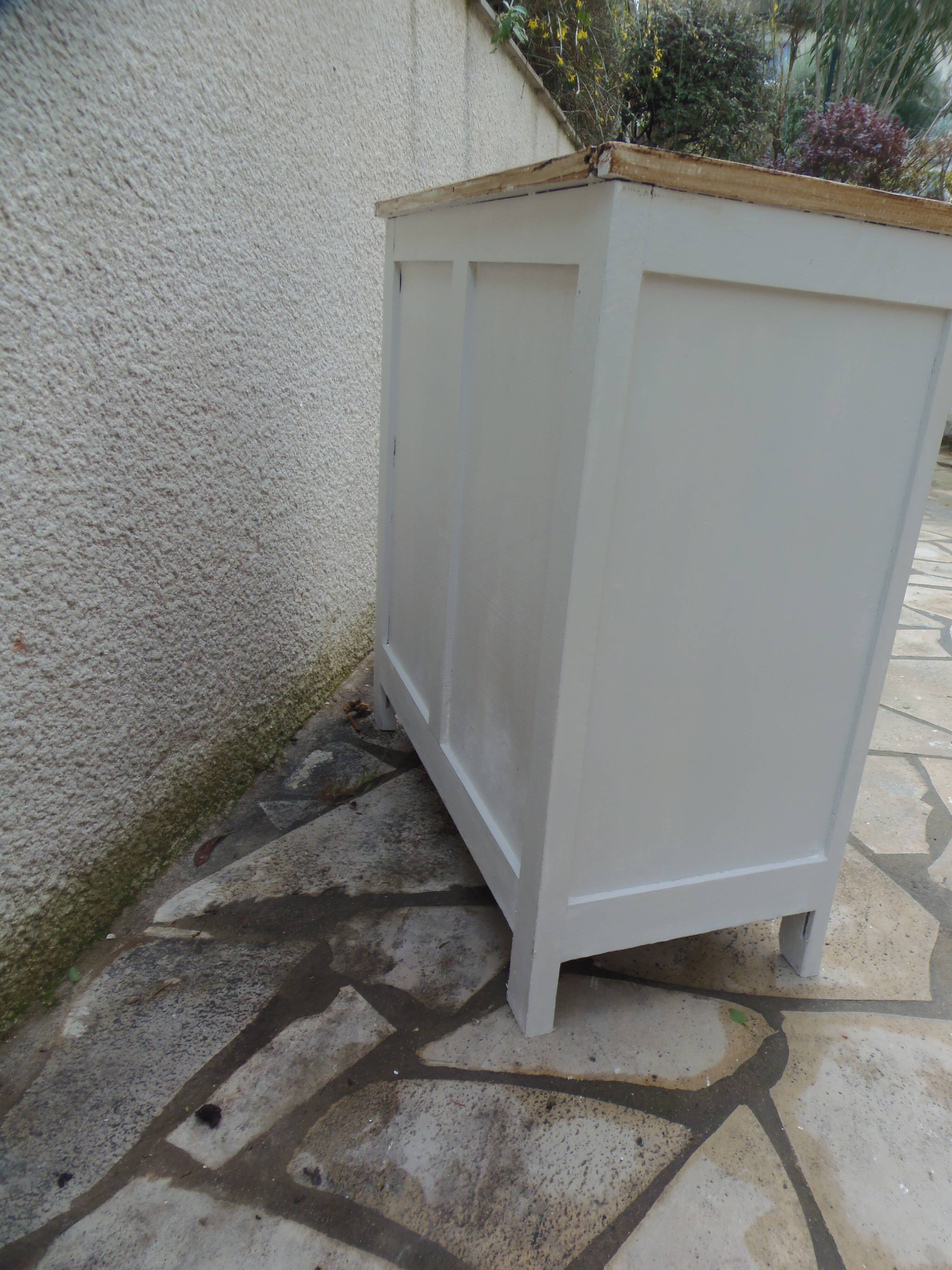 Vintage Parisian buffet re-enchanted in pearl grey, wooden top.