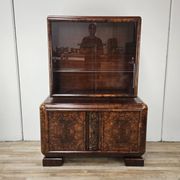 Vitrine Art Déco des années 1930 en noyer et racine de noyer