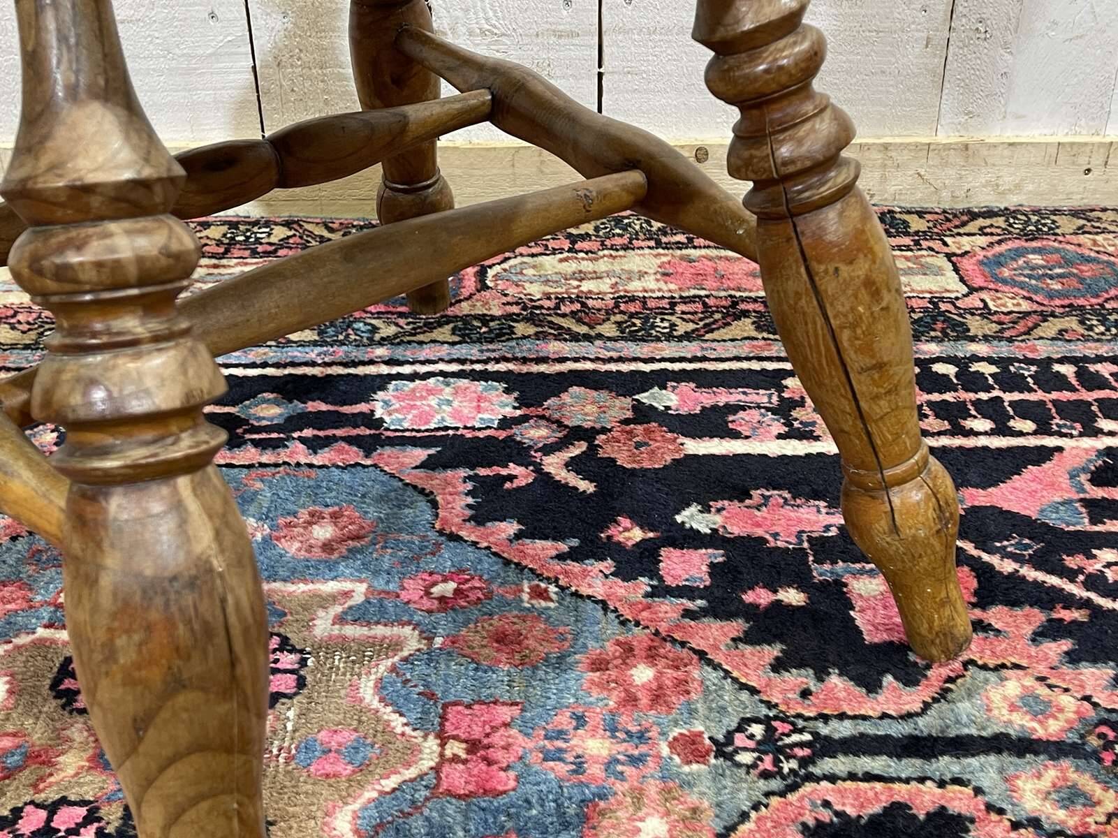 Fauteuil rustique anglais 19ème en orme et hêtre